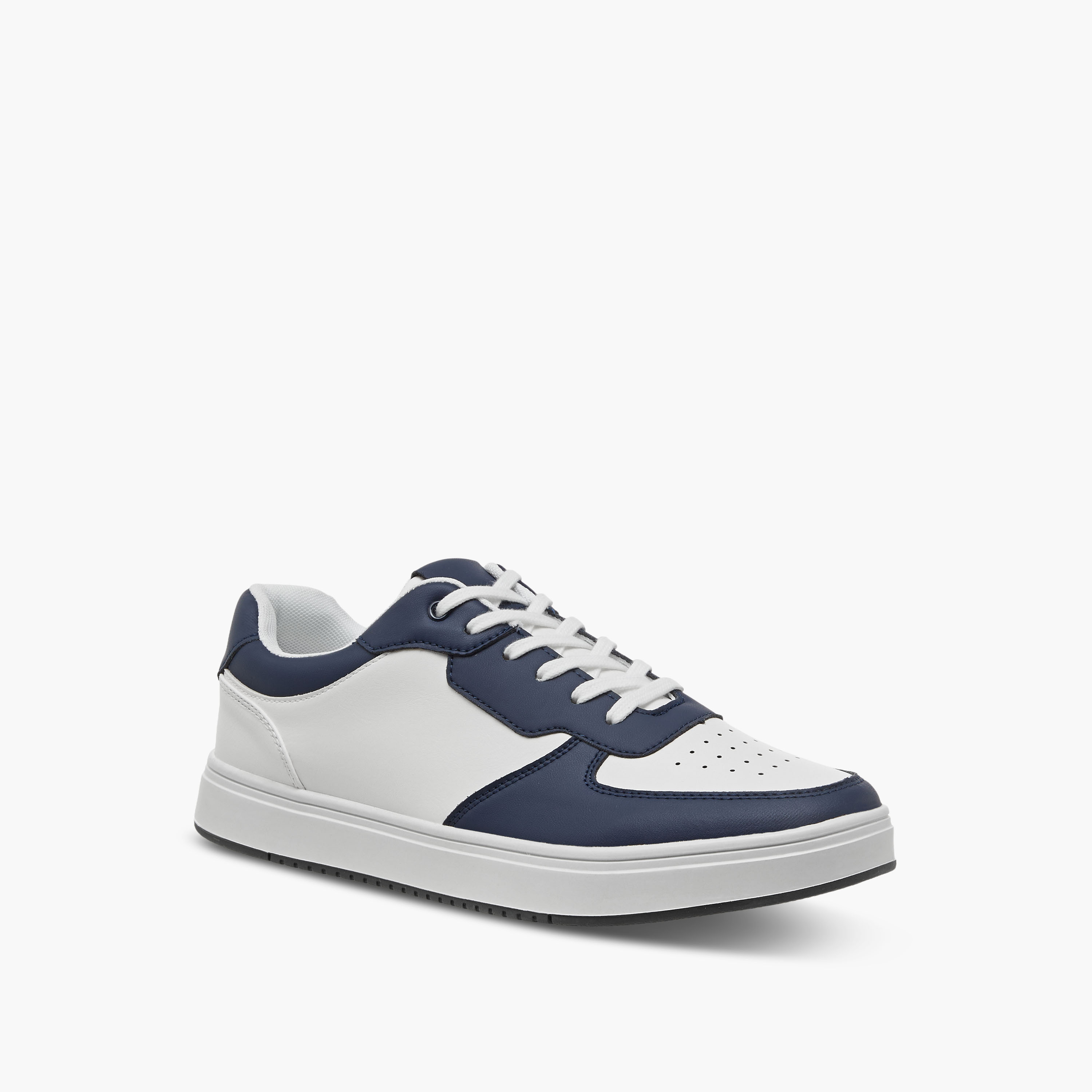حذاء سنيكرز مثقب برباط إغلاق للرجال من إل بي إل من شو إكسبريس-men-shoes-sneakers-image-2