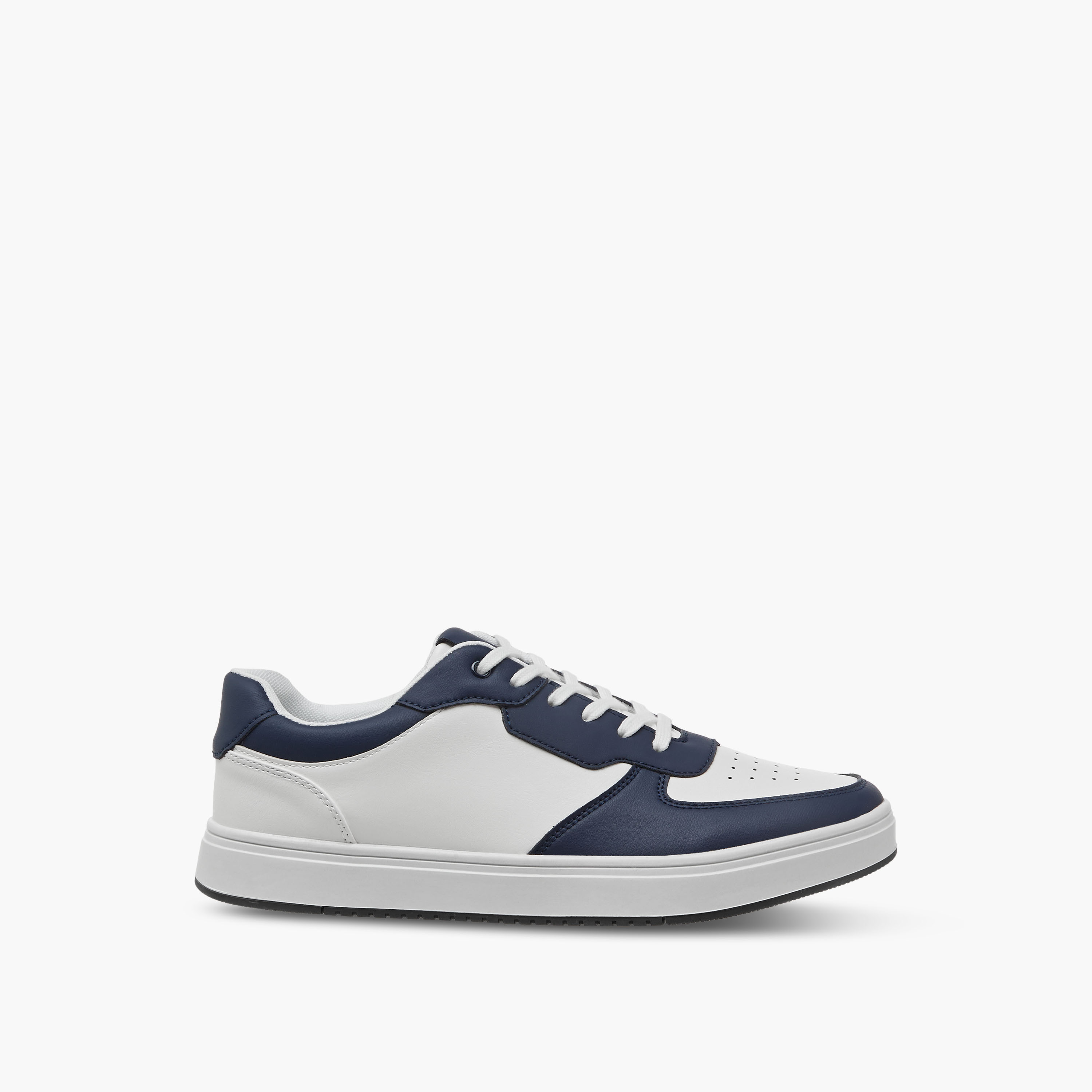 حذاء سنيكرز مثقب برباط إغلاق للرجال من إل بي إل من شو إكسبريس-men-shoes-sneakers-image-3