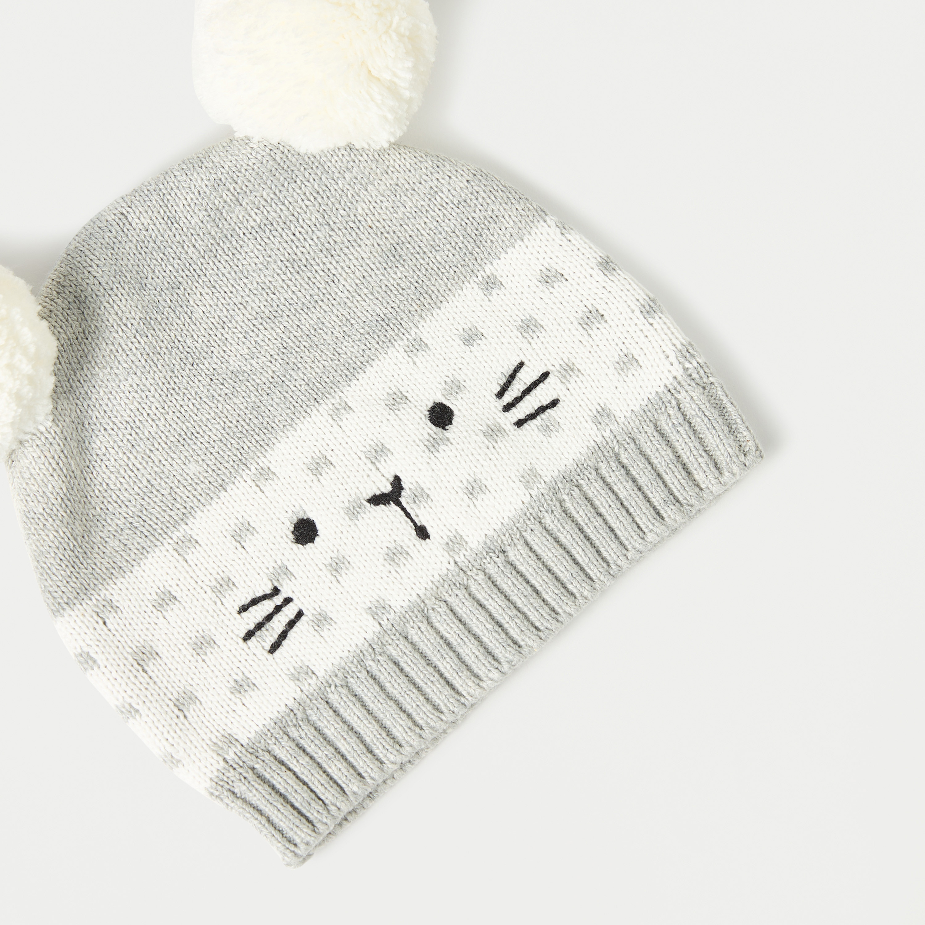 كاب بيني مطرزة بوجه قطة مع تفاصيل بوم بوم من جونيورز-baby-boys-accessories-caps-image-3