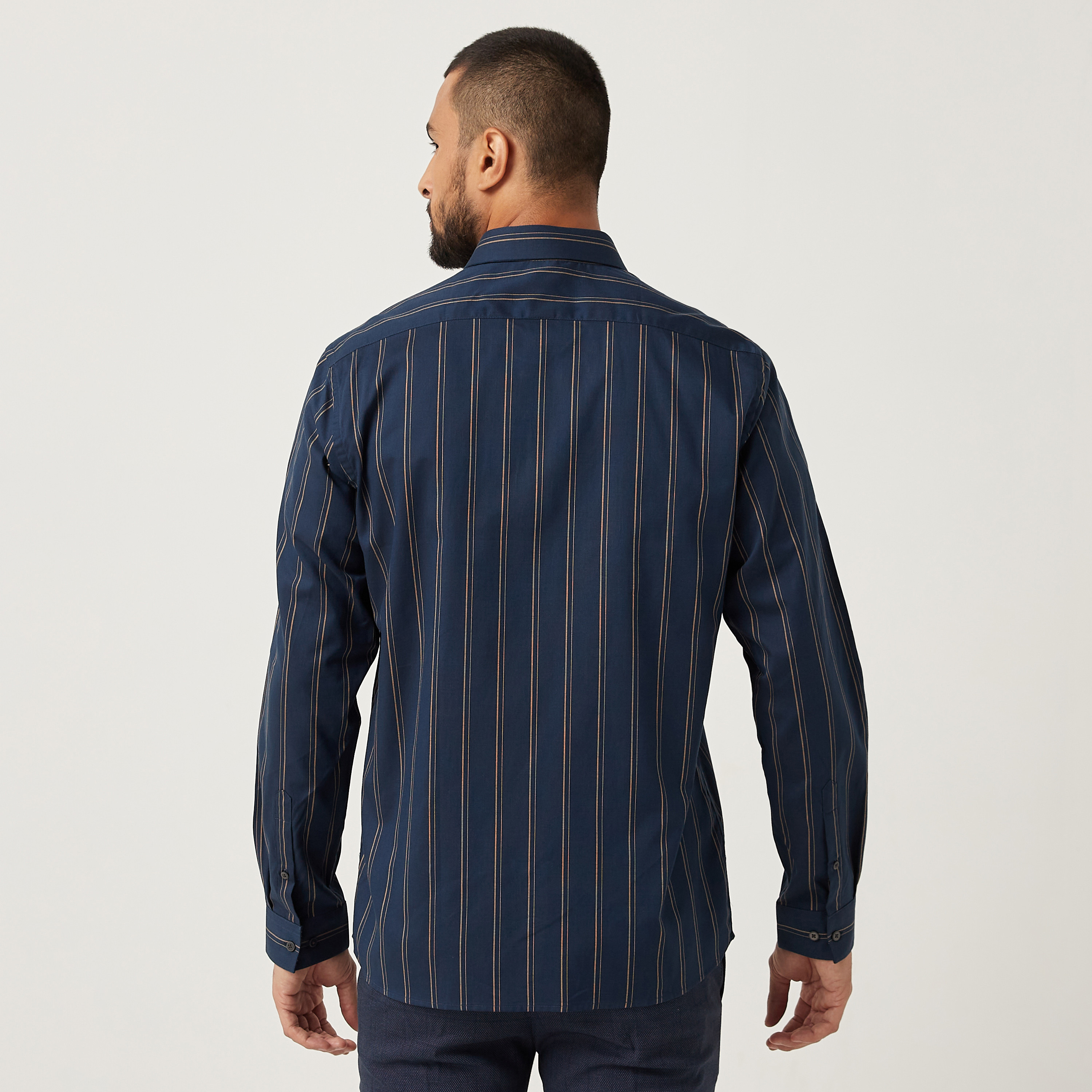 قميص فارمل بأكمام طويلة وياقة مخططة باللون الأزرق الداكن للرجال من آیرو-men-clothing-shirts-image-3