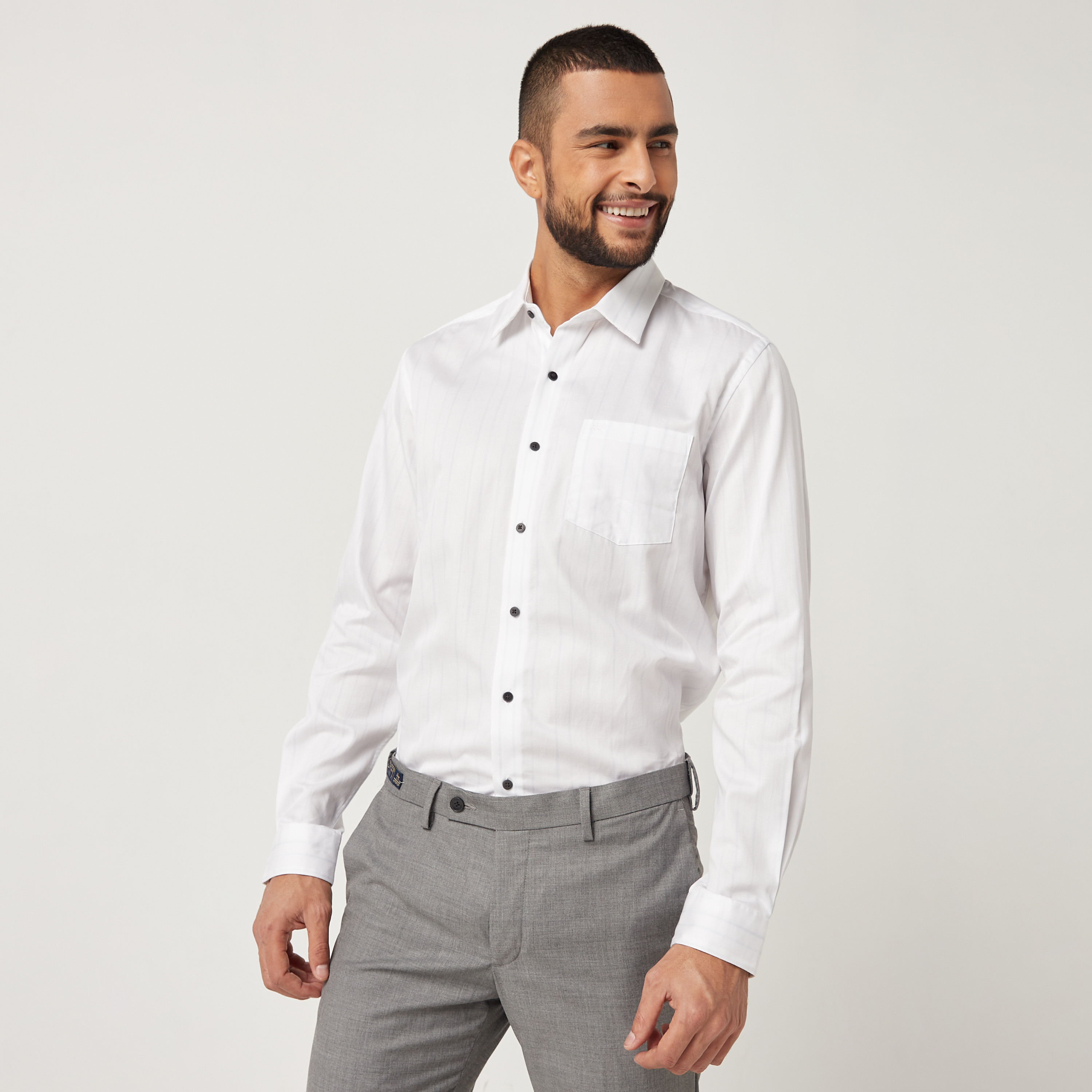قميص فارمل بأكمام طويلة وياقة مخططة باللون الأبیض للرجال من آیرو-men-clothing-shirts-image-1
