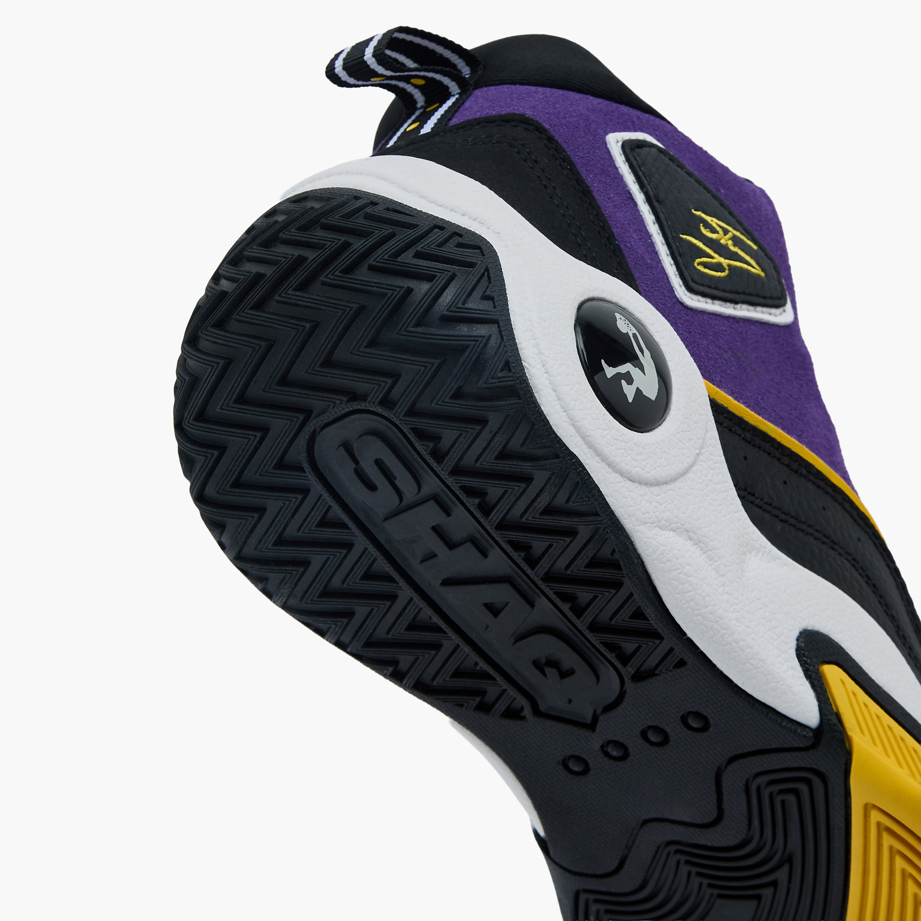 حذاء كرة سلة برباط إغلاق للرجال من شاك-men-shoes-sports-image-1