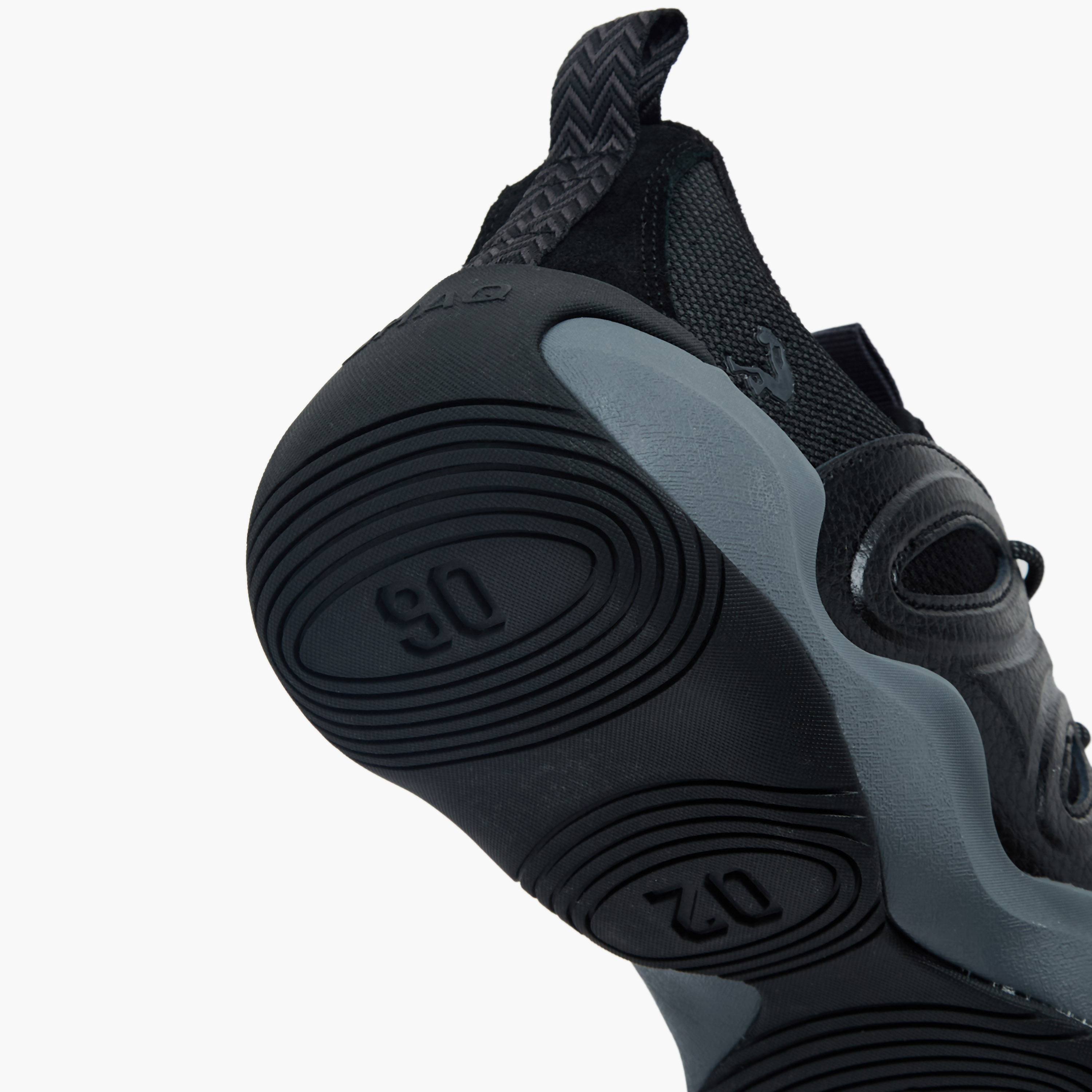 حذاء كرة سلة برباط إغلاق للرجال من شاك-men-shoes-sports-image-1