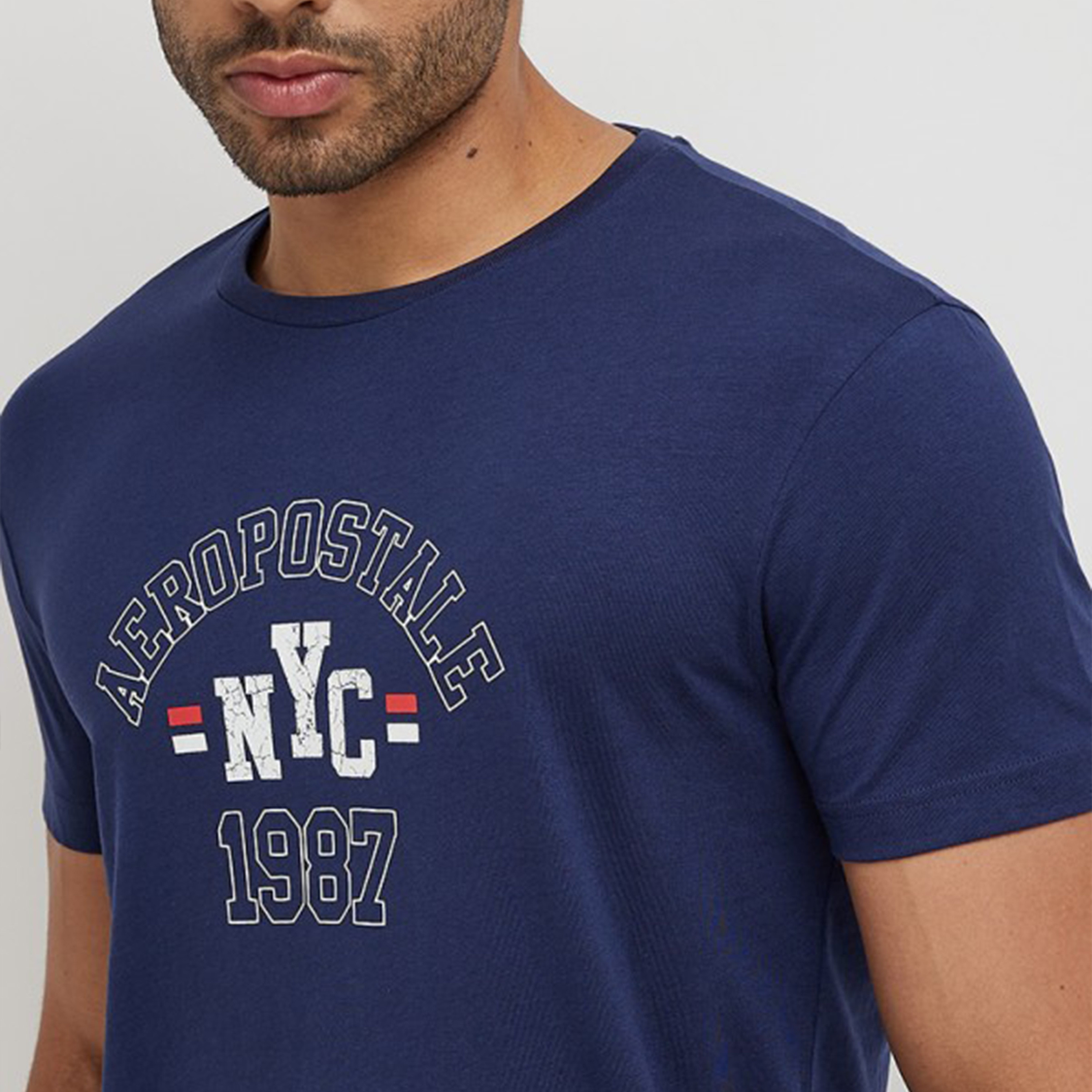 أيروبوستال- تي شيرت رجالي بغطاء للرأس وأكمام قصيرة وياقة مستديرة وشعار-men-clothing-tshirtsandpolos-tshirts-image-3