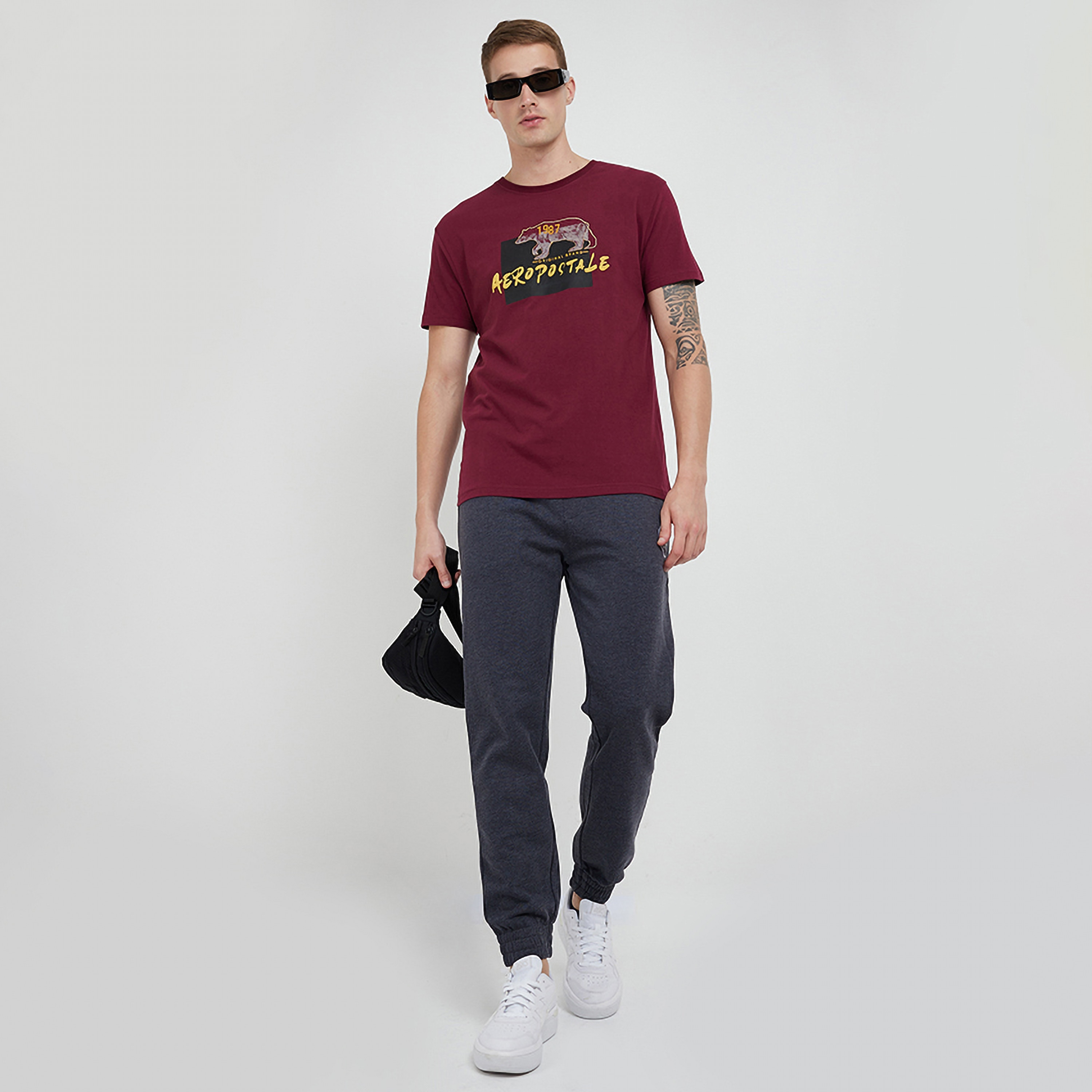 تي شيرت رجالي بأكمام قصيرة وياقة دائرية وشعار من أيروبوستال-men-clothing-tshirtsandpolos-tshirts-image-2