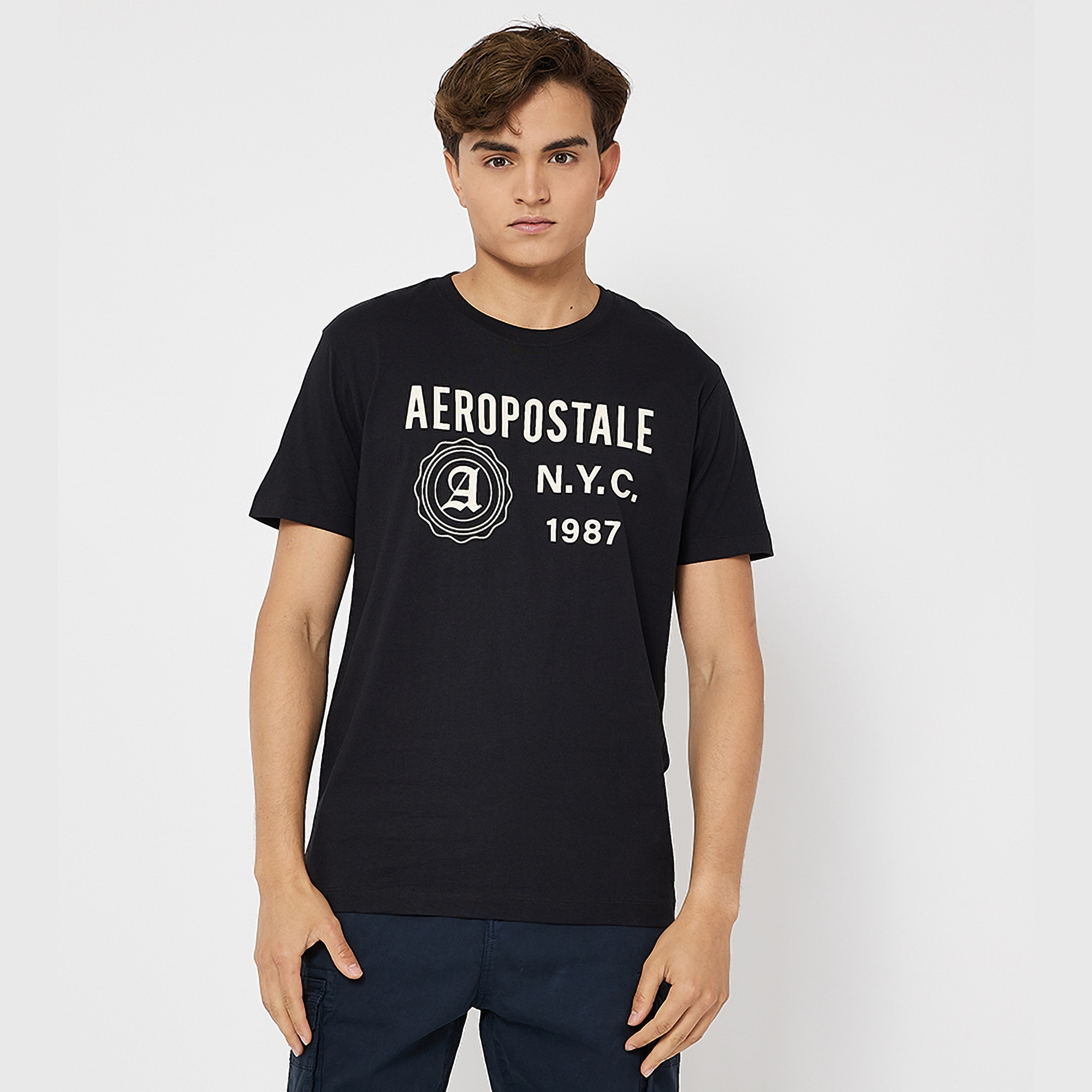 تي شيرت رجالي بياقة دائرية وأكمام قصيرة ومضلع مع شعار من أيروبوستال-men-clothing-tshirtsandpolos-tshirts-image-1