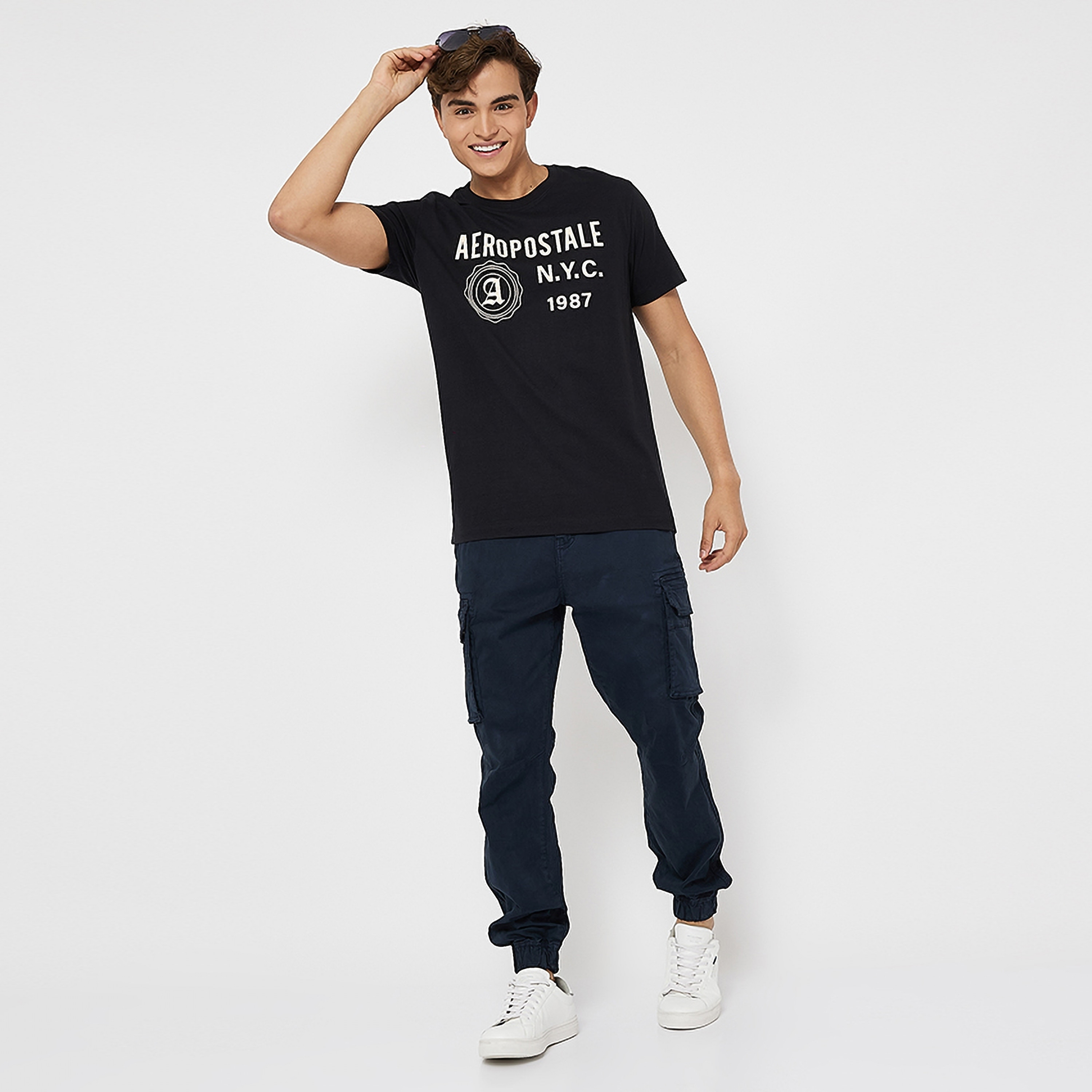تي شيرت رجالي بياقة دائرية وأكمام قصيرة ومضلع مع شعار من أيروبوستال-men-clothing-tshirtsandpolos-tshirts-image-2