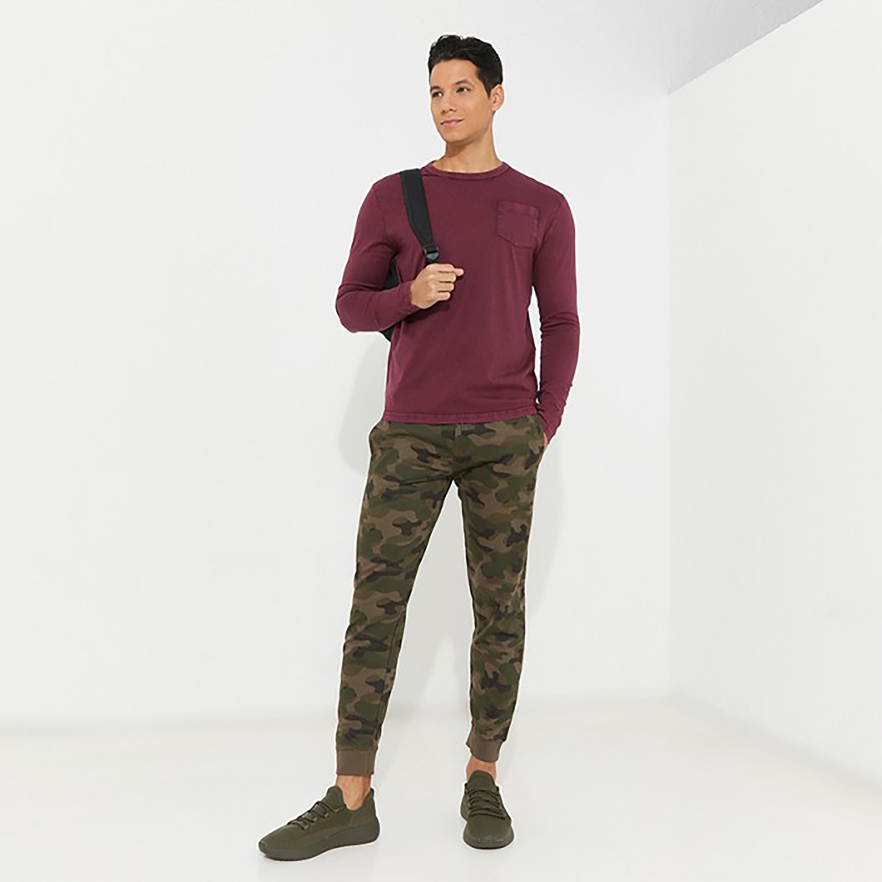 تي شيرت من ايروبوستال بأكمام طويلة و ياقة مستديرة سادة-men-clothing-tshirtsandpolos-tshirts-image-6