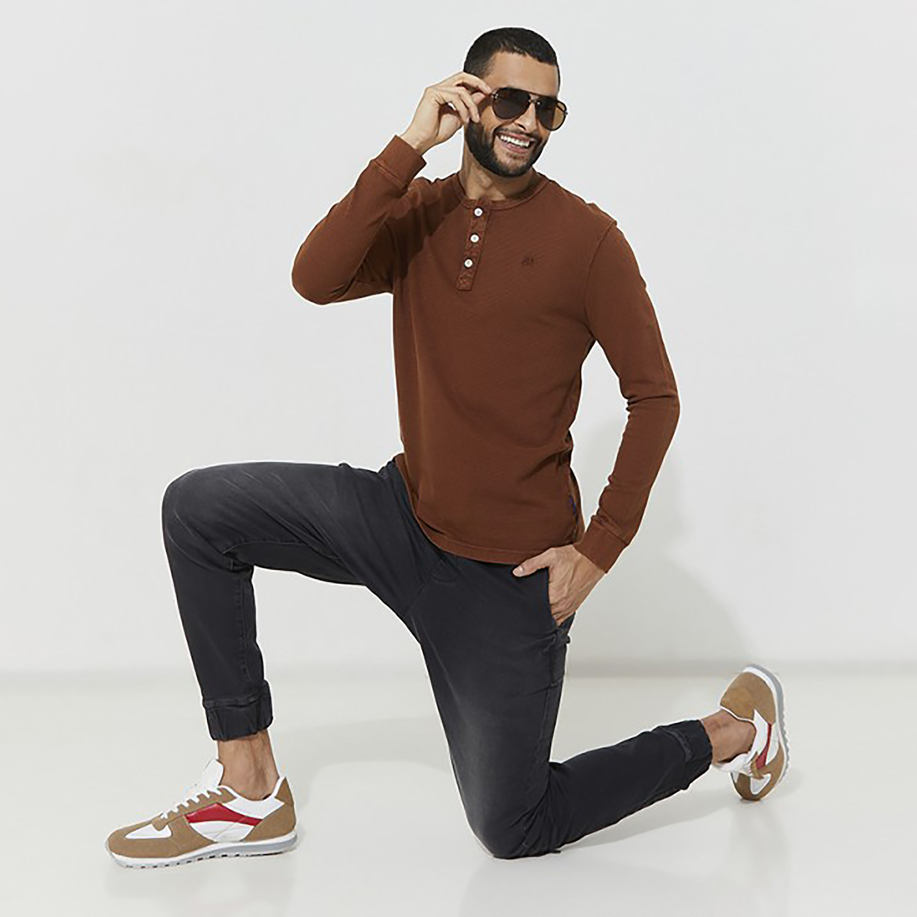تيشيرت ذو مزخرف بأكمام طويلة ورقبة هينلي من إيروبوستال-men-clothing-tshirtsandpolos-tshirts-image-6