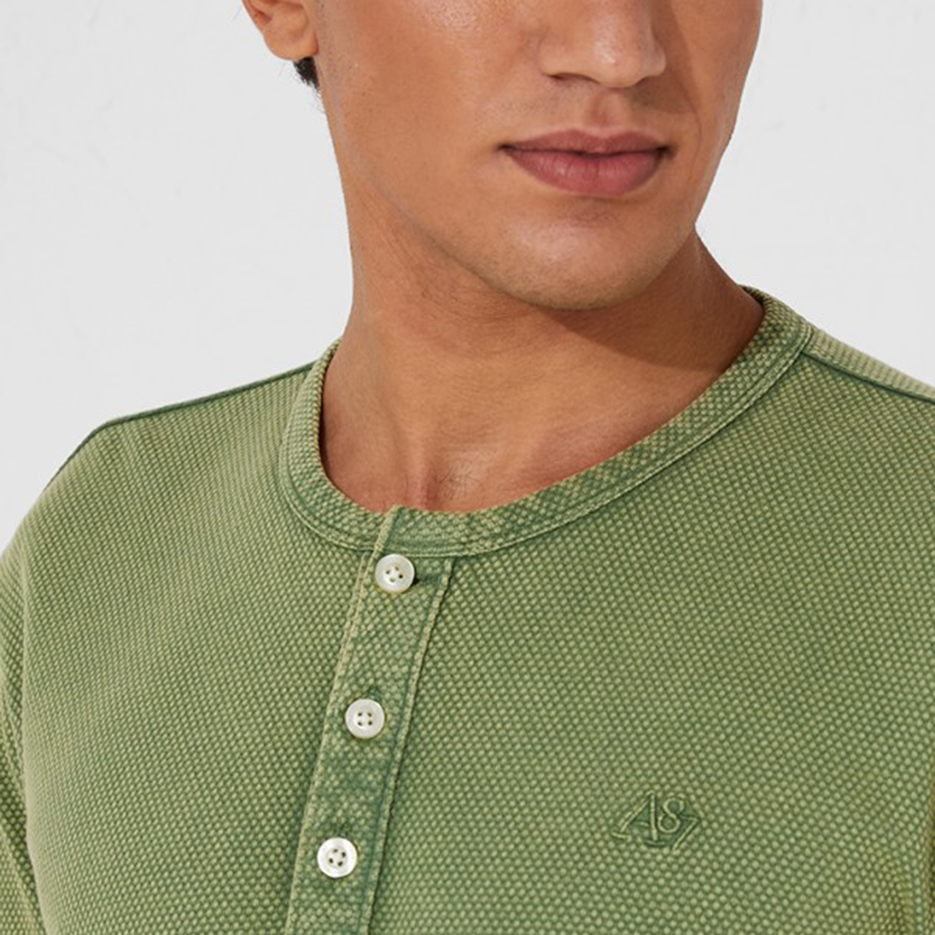 تيشيرت ذو مزخرف بأكمام طويلة ورقبة هينلي من إيروبوستال-men-clothing-tshirtsandpolos-tshirts-image-11