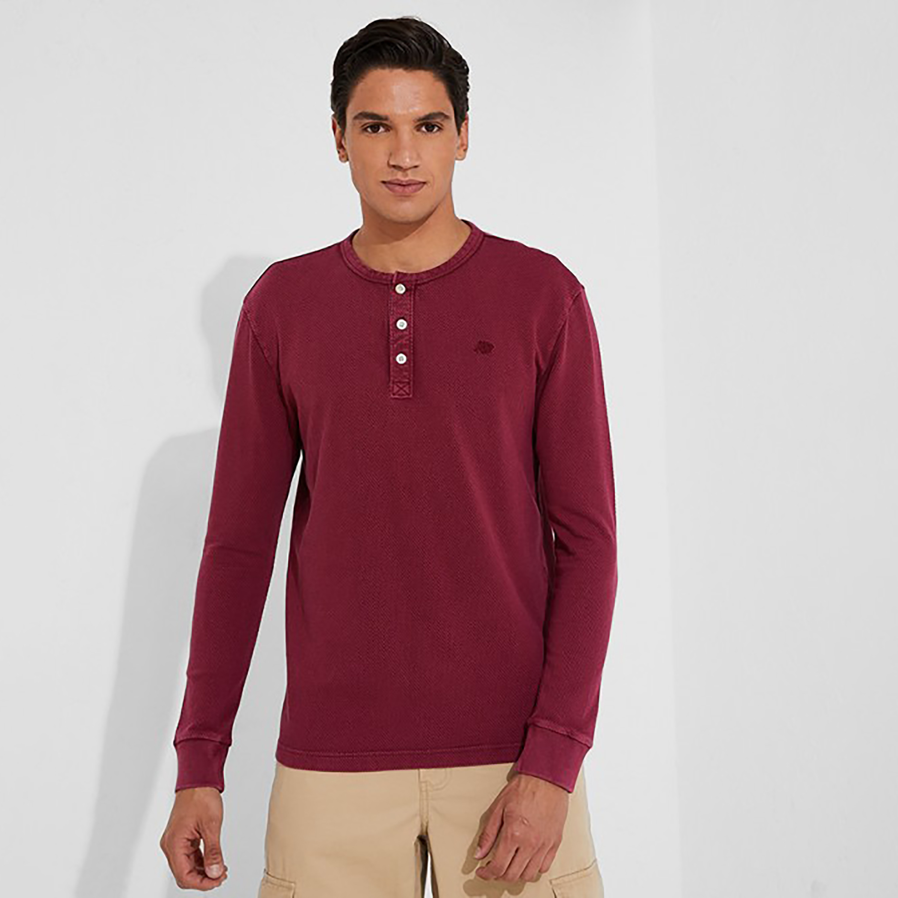 تيشيرت ذو مزخرف بأكمام طويلة ورقبة هينلي من إيروبوستال-men-clothing-tshirtsandpolos-tshirts-image-1