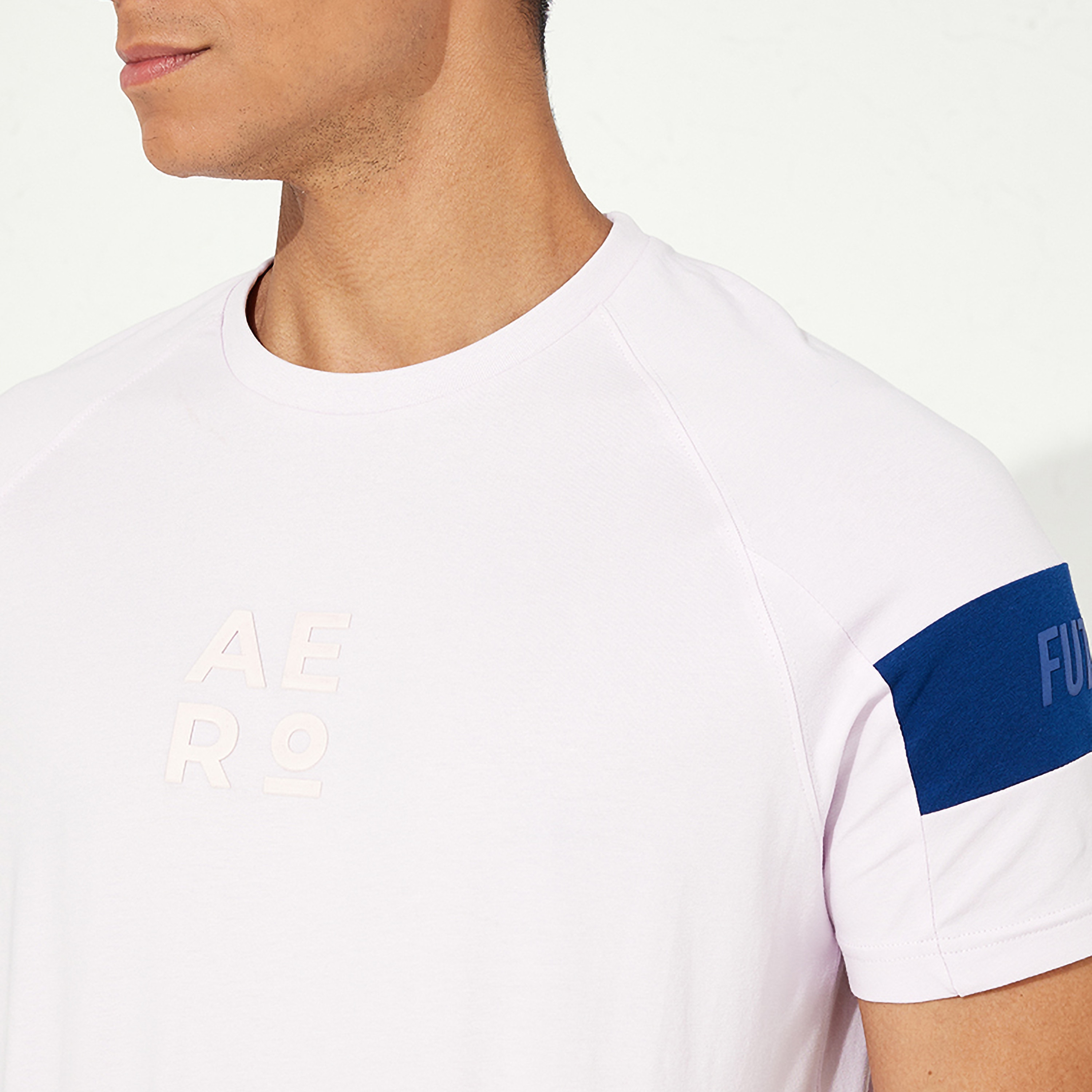 تي شيرت رجالي بأكمام قصيرة وياقة دائرية وشعار من أيروبوستال-men-clothing-tshirtsandpolos-tshirts-image-3