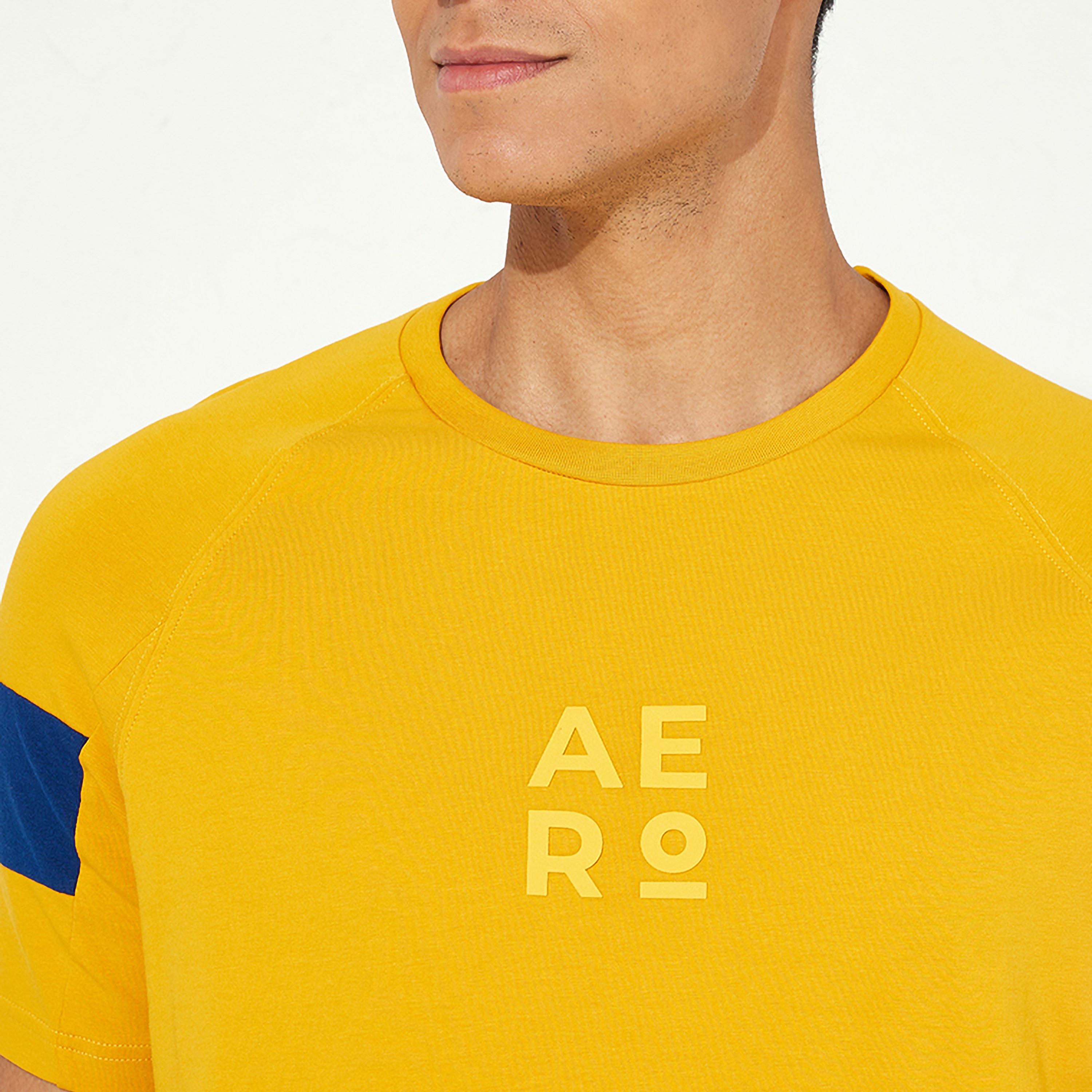 تي شيرت رجالي بأكمام قصيرة وياقة دائرية وشعار من أيروبوستال-men-clothing-tshirtsandpolos-tshirts-image-7