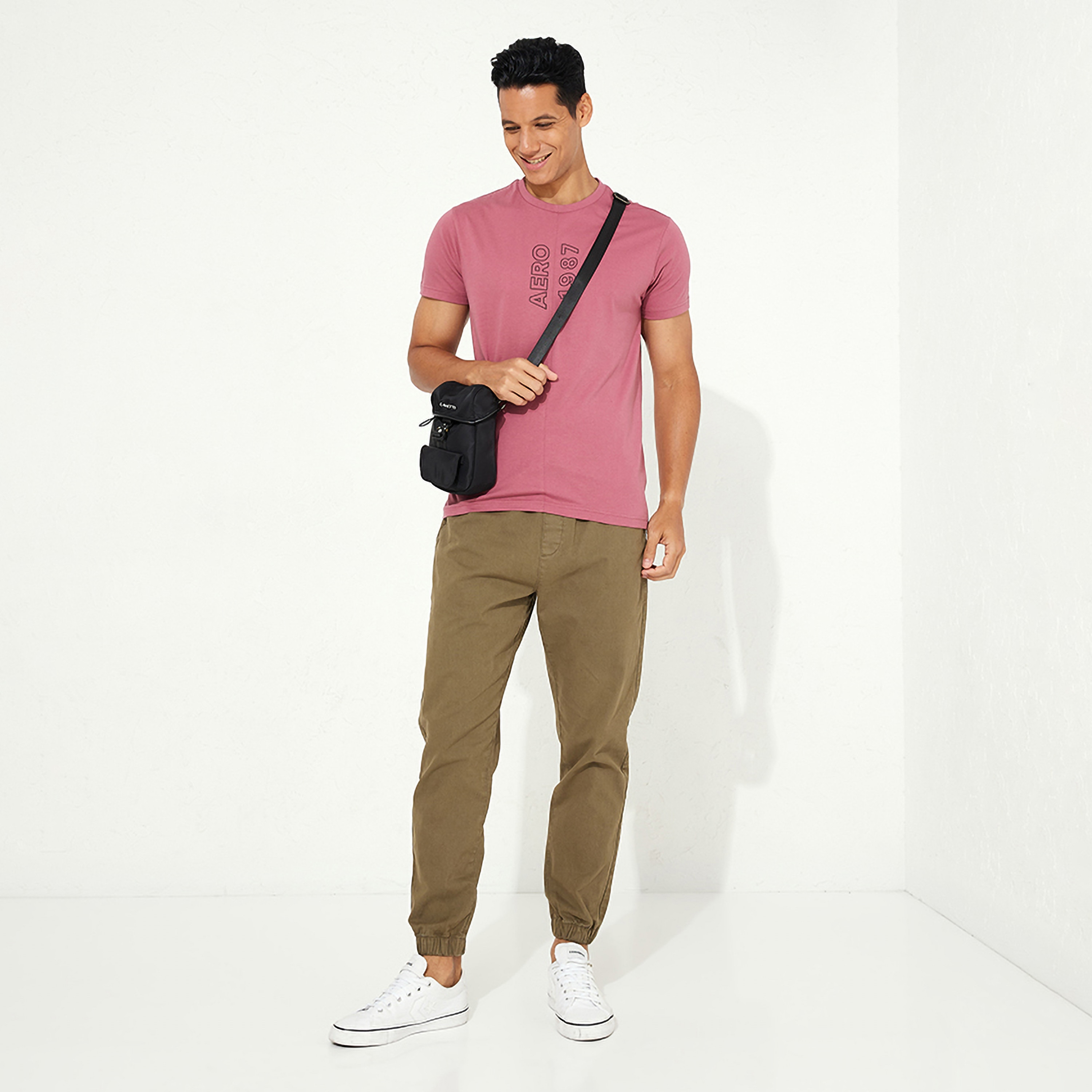 تي شيرت رجالي بأكمام قصيرة وياقة دائرية وشعار من أيروبوستال-men-clothing-tshirtsandpolos-tshirts-image-2