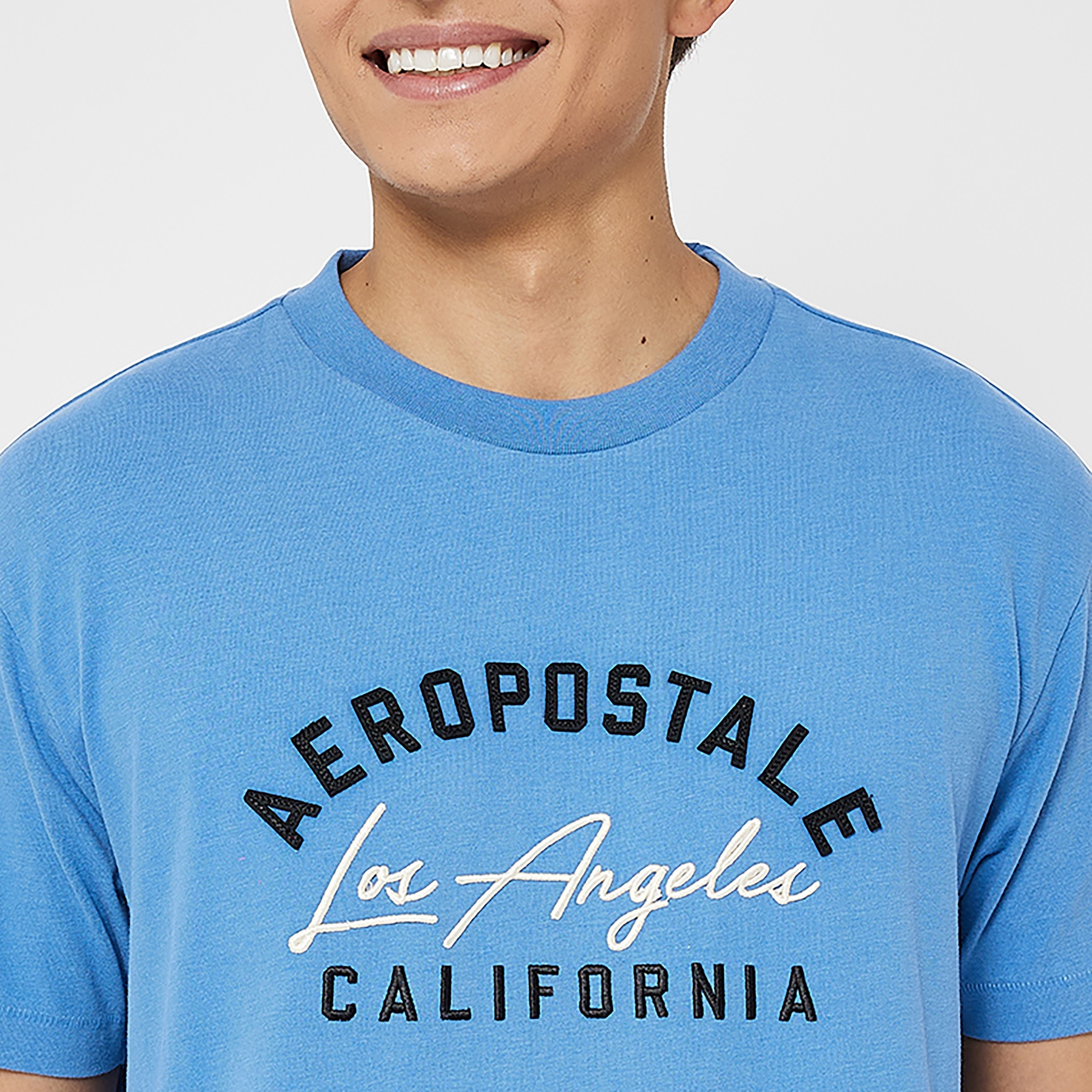 تي شيرت رجالي بأكمام قصيرة وياقة دائرية وتطريز شعار من أيروبوستال-men-clothing-tshirtsandpolos-tshirts-image-3