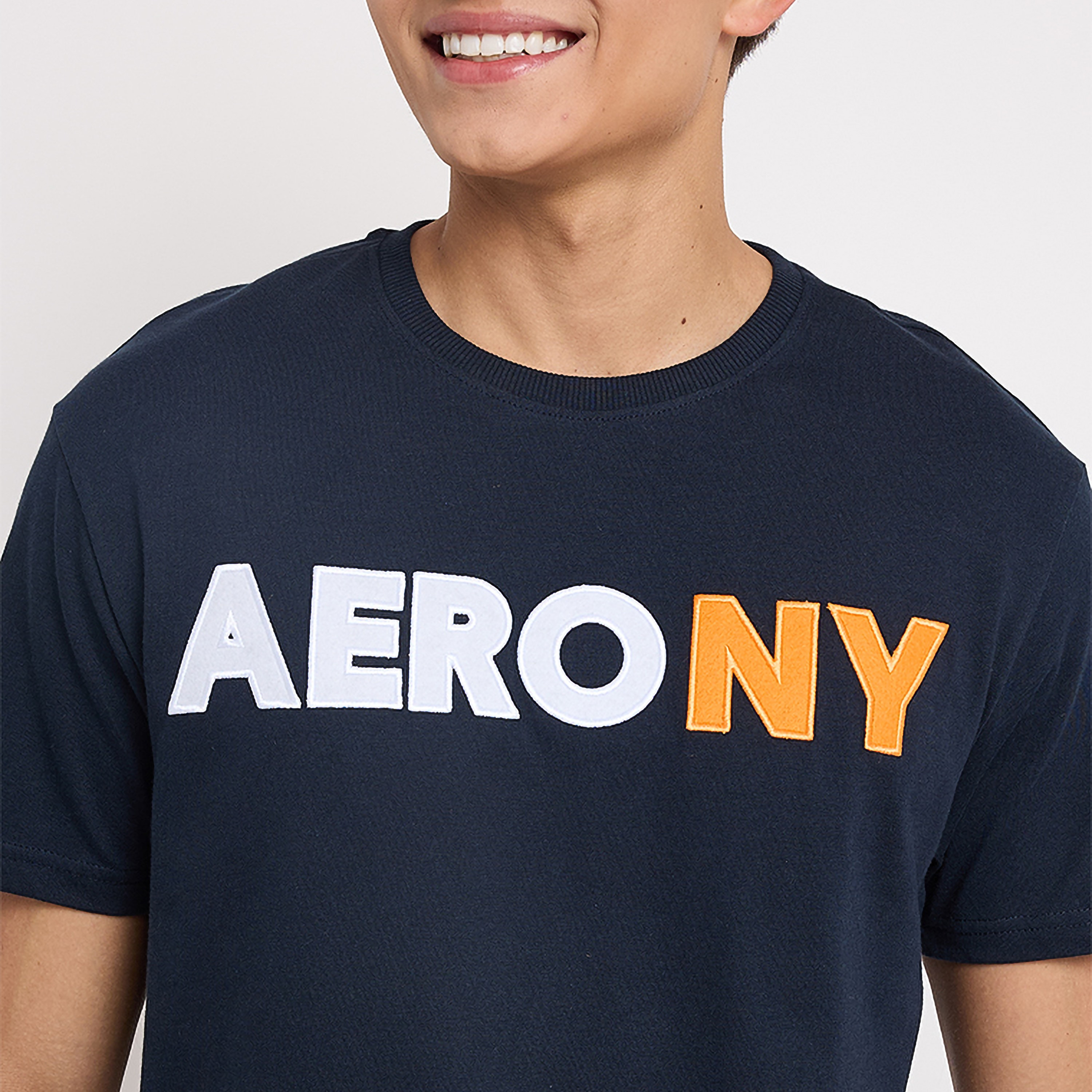 تي شيرت رجالي بأكمام قصيرة ورقبة دائرية مطرزة من أيروبوستال-men-clothing-tshirtsandpolos-tshirts-image-3