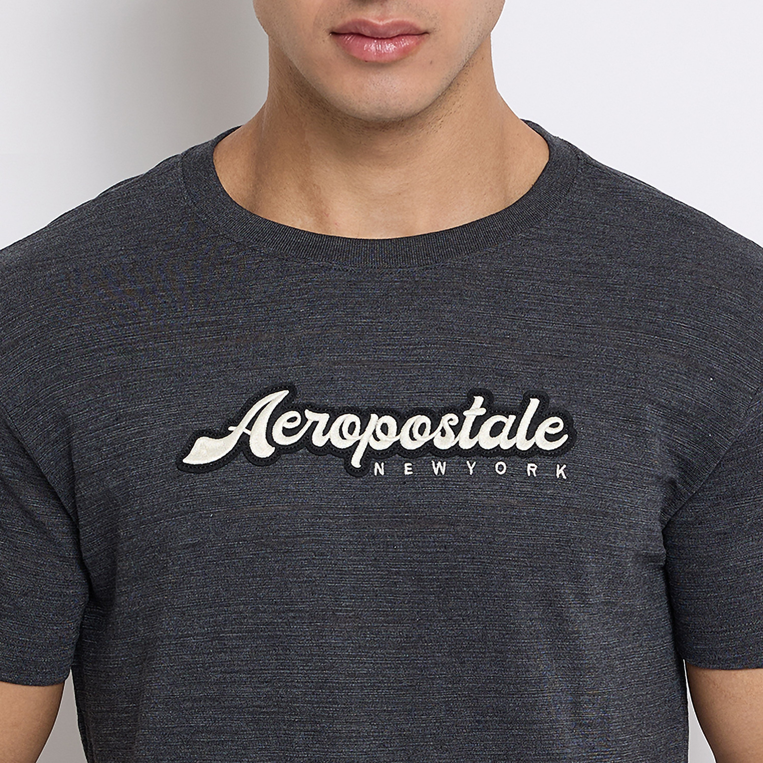 تي شيرت من ايروبوستال بأكمام قصيرة و ياقة مستديرة مع شعار-men-clothing-tshirtsandpolos-tshirts-image-7