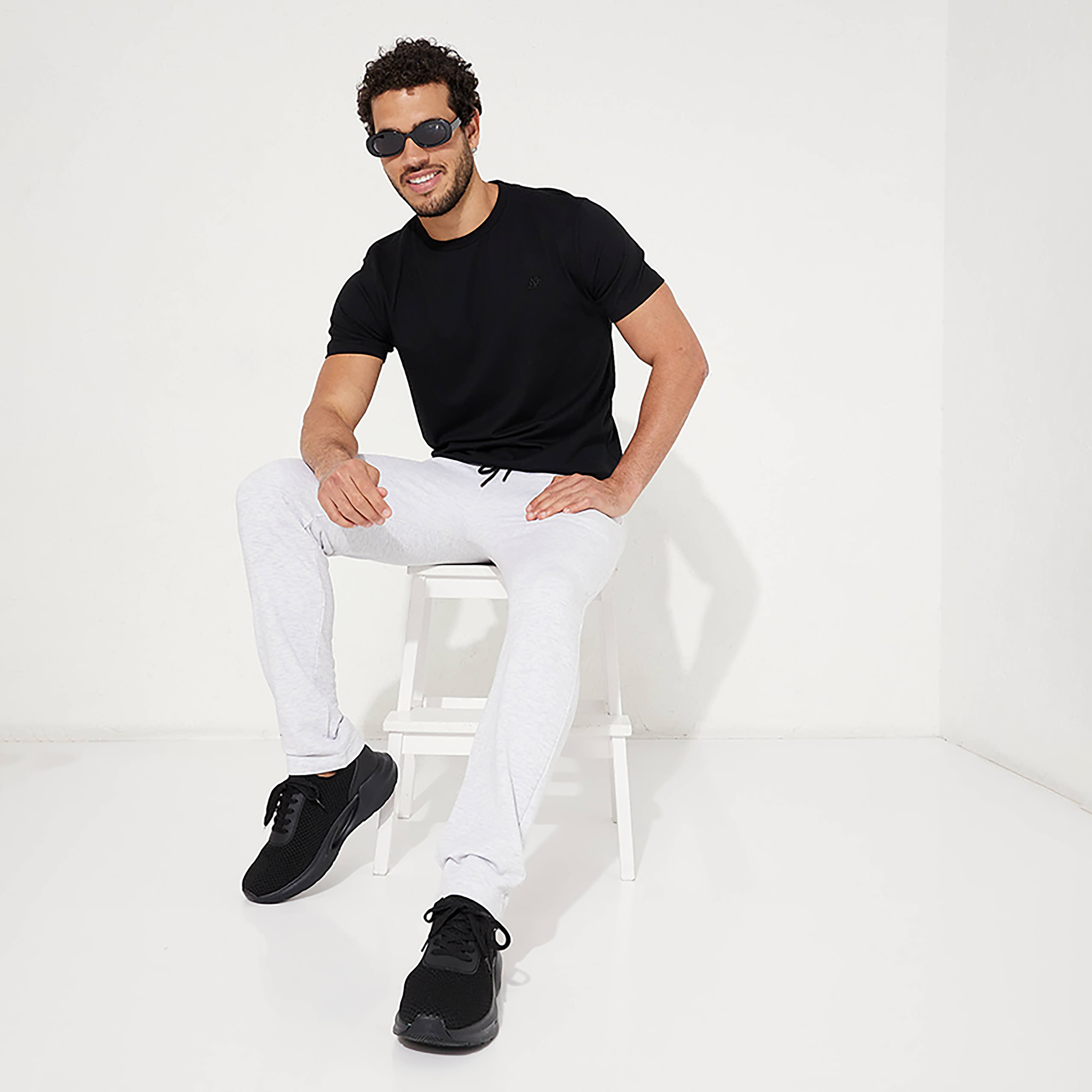 تي شيرت سادة بياقة مستديرة وأكمام قصيرة من ايروبوستال-men-clothing-tshirtsandpolos-tshirts-image-13
