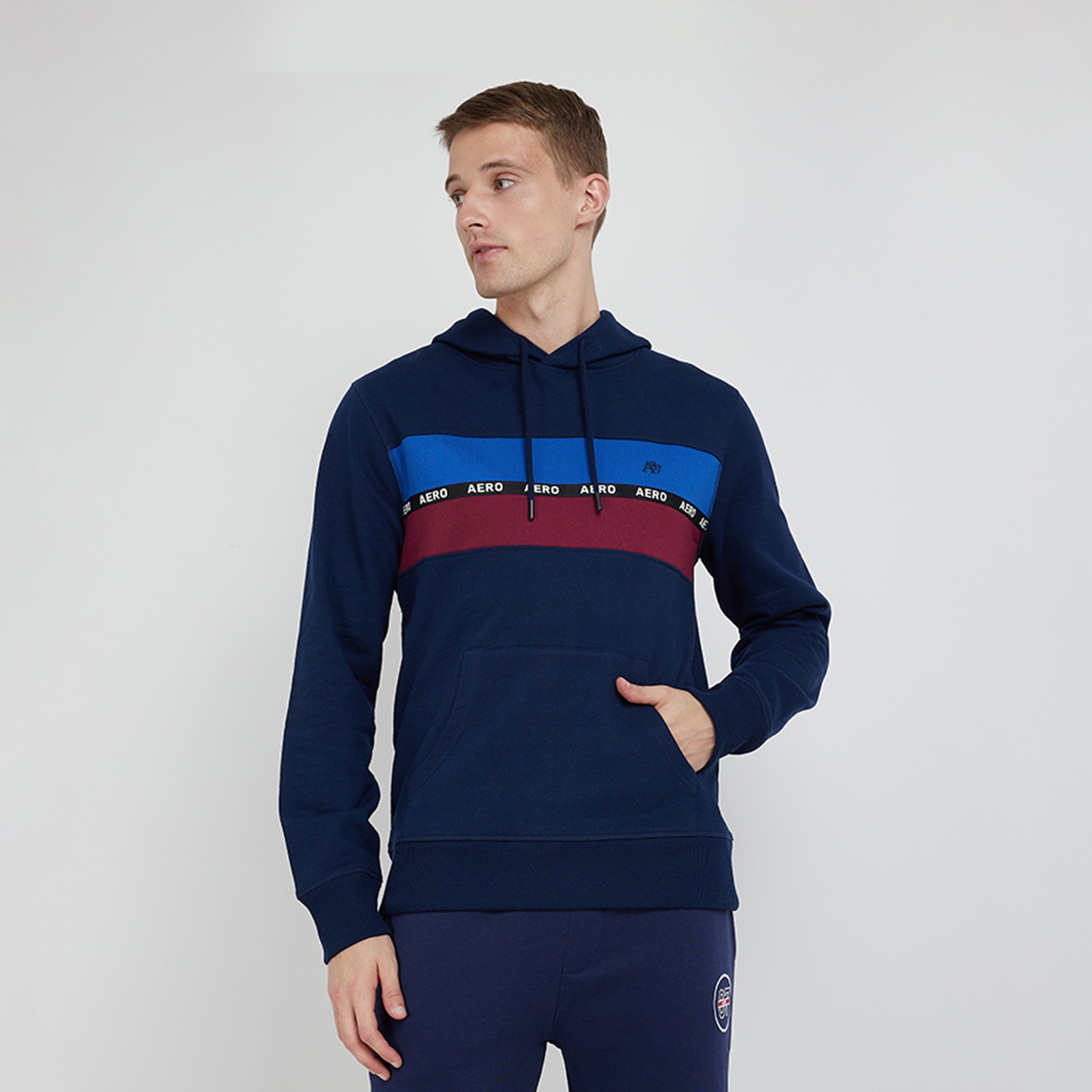 ايروبوستيل- سويت شيرت رجالي منقوش بأكمام طويلة وياقة بغطاء للرأس-men-winterwear-hoodiesandsweatshirts-image-1