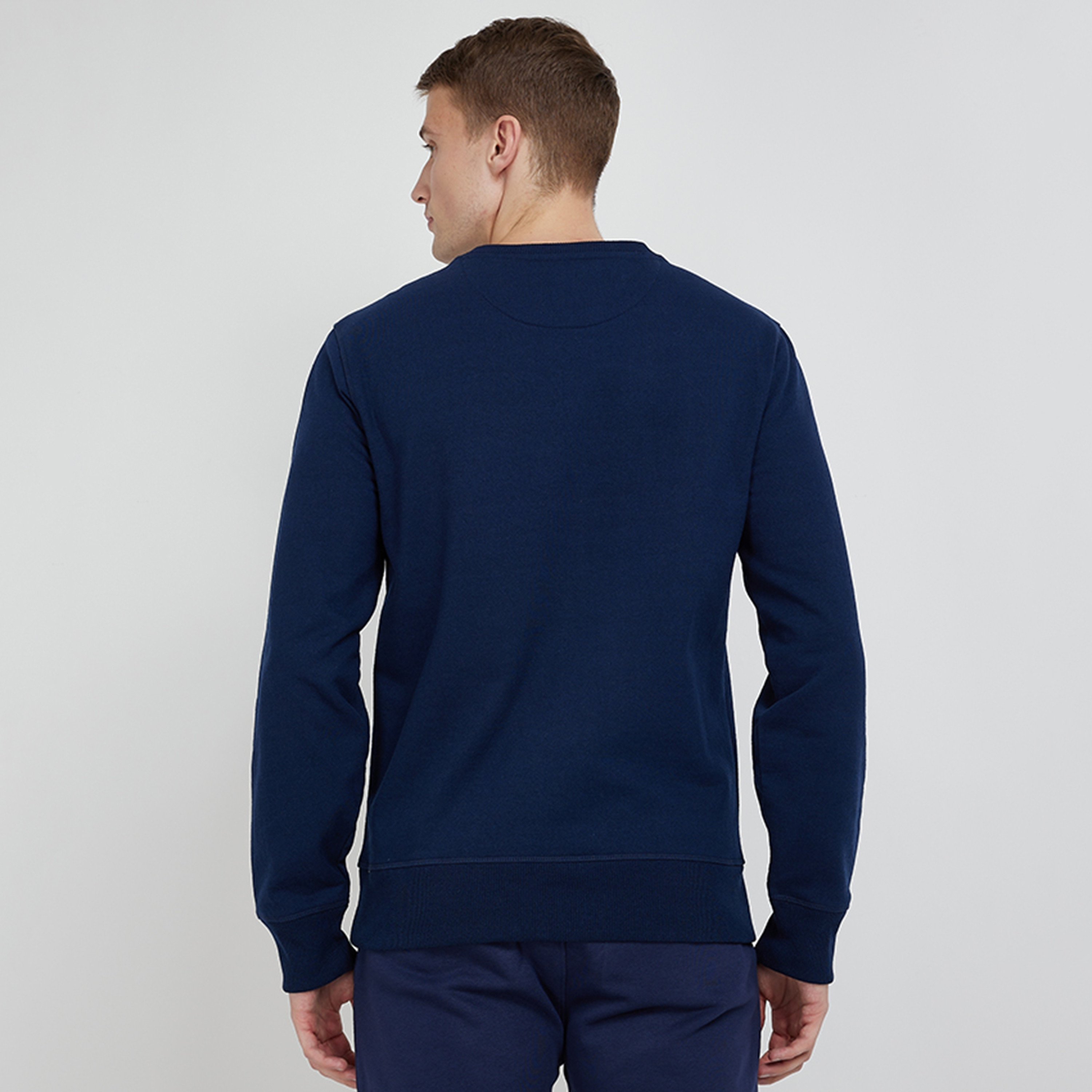 سويت شيرت رجالي بأكمام طويلة وياقة دائرية وطبعة شعار من أيروبوستال-men-winterwear-hoodiesandsweatshirts-image-4