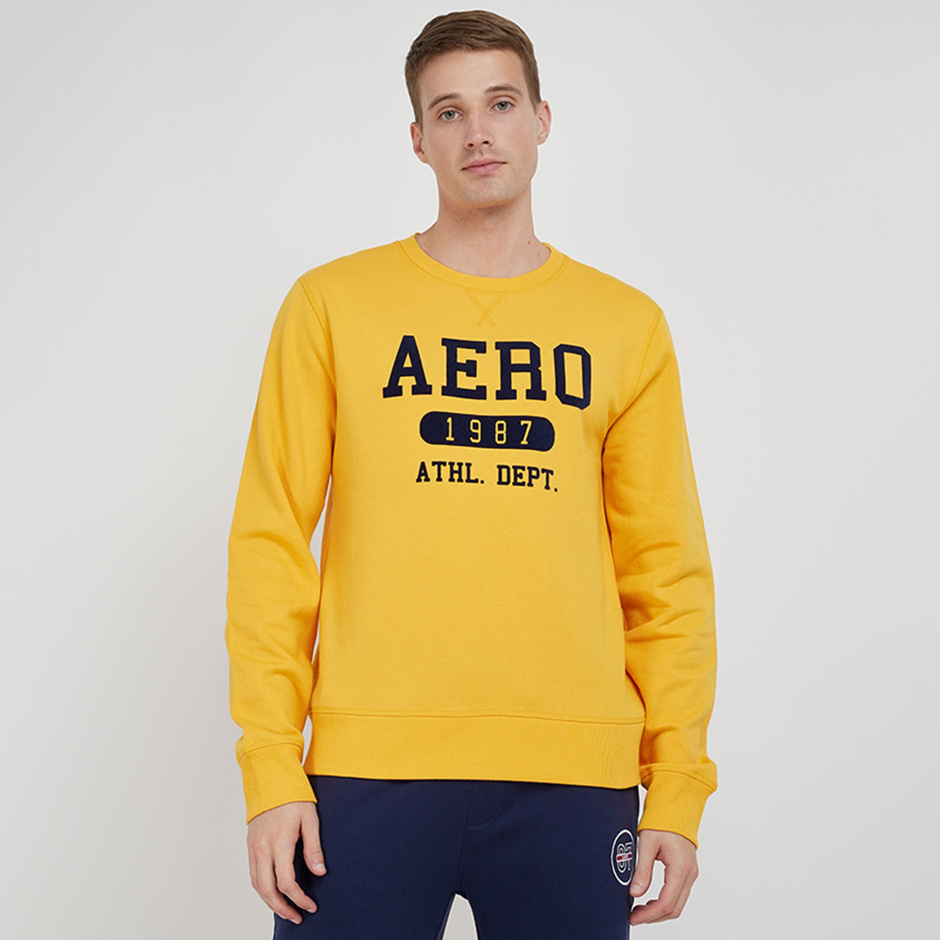 سويت شيرت رجالي بأكمام طويلة وياقة دائرية وطبعة شعار من أيروبوستال-men-winterwear-hoodiesandsweatshirts-image-5