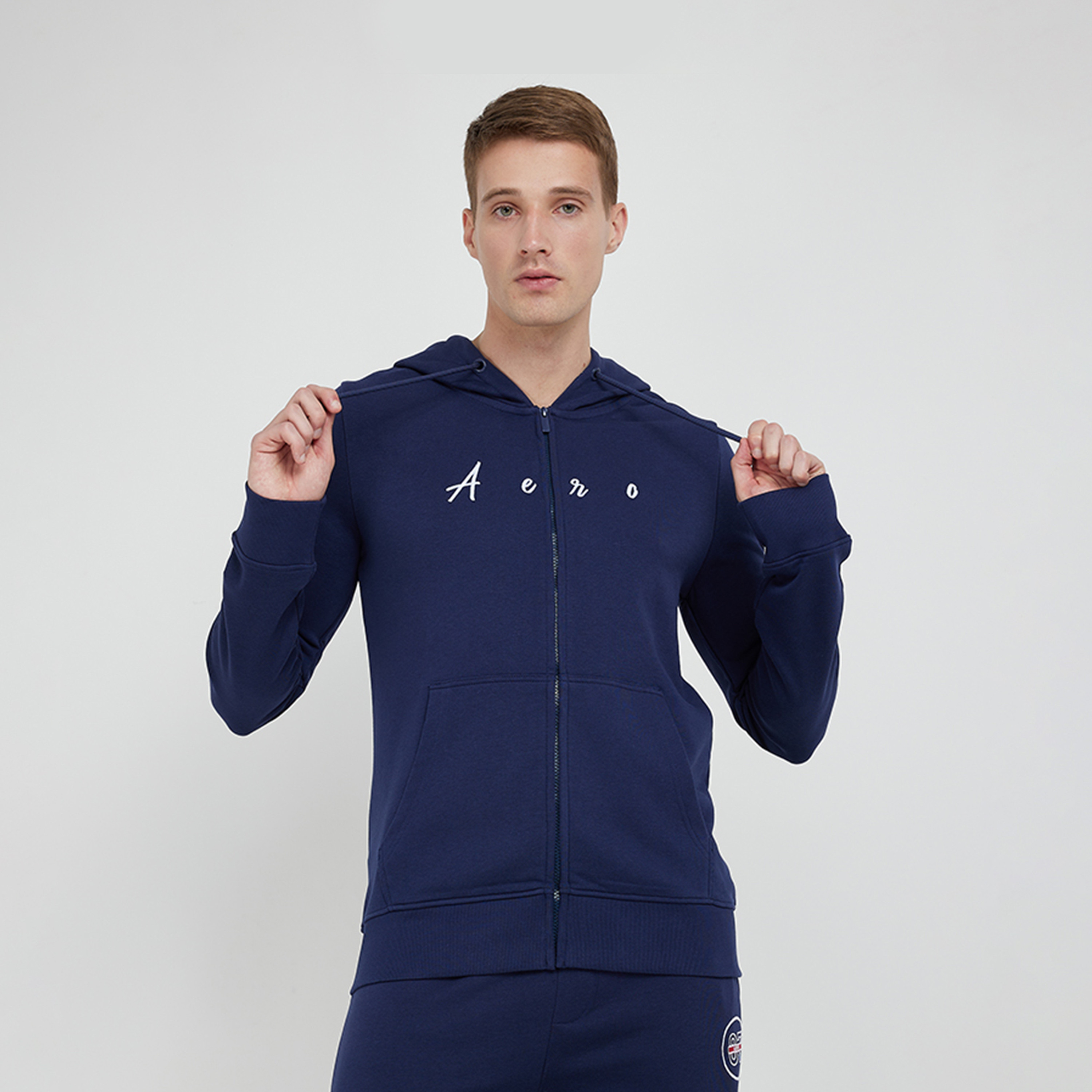 ايروبوستيل- بلوزة بسحاب وأكمام طويلة وشعار مطبوع للرجال مع جيب أمامي-men-winterwear-hoodiesandsweatshirts-image-1