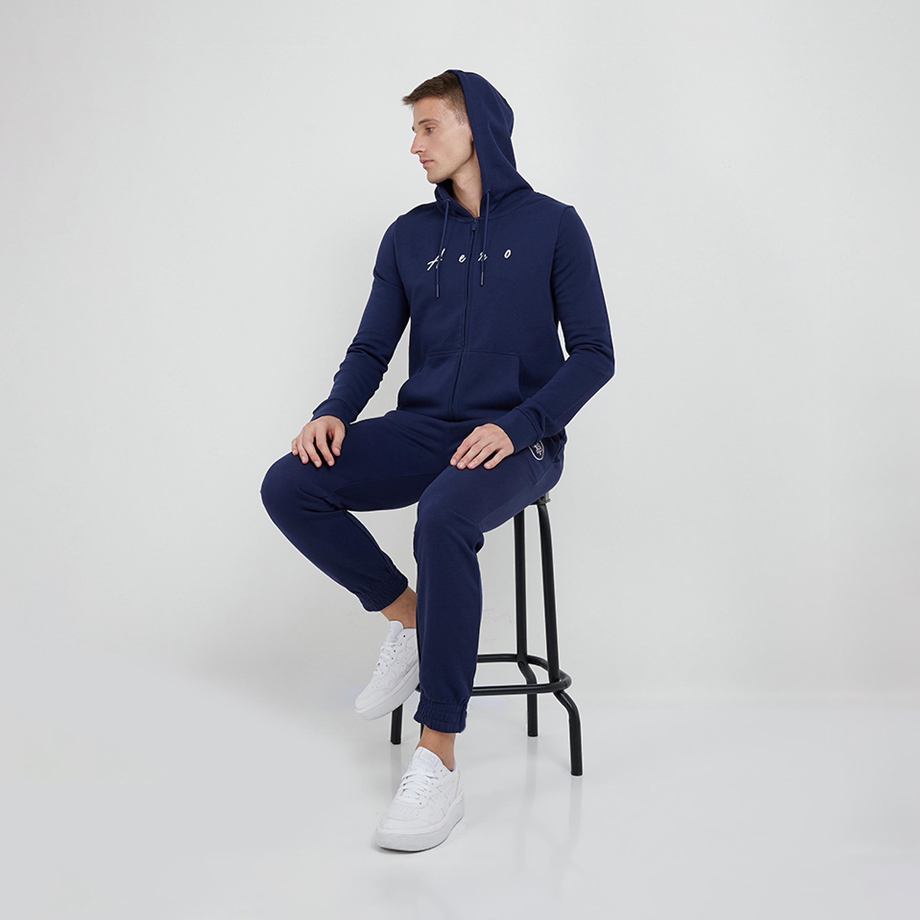 ايروبوستيل- بلوزة بسحاب وأكمام طويلة وشعار مطبوع للرجال مع جيب أمامي-men-winterwear-hoodiesandsweatshirts-image-2