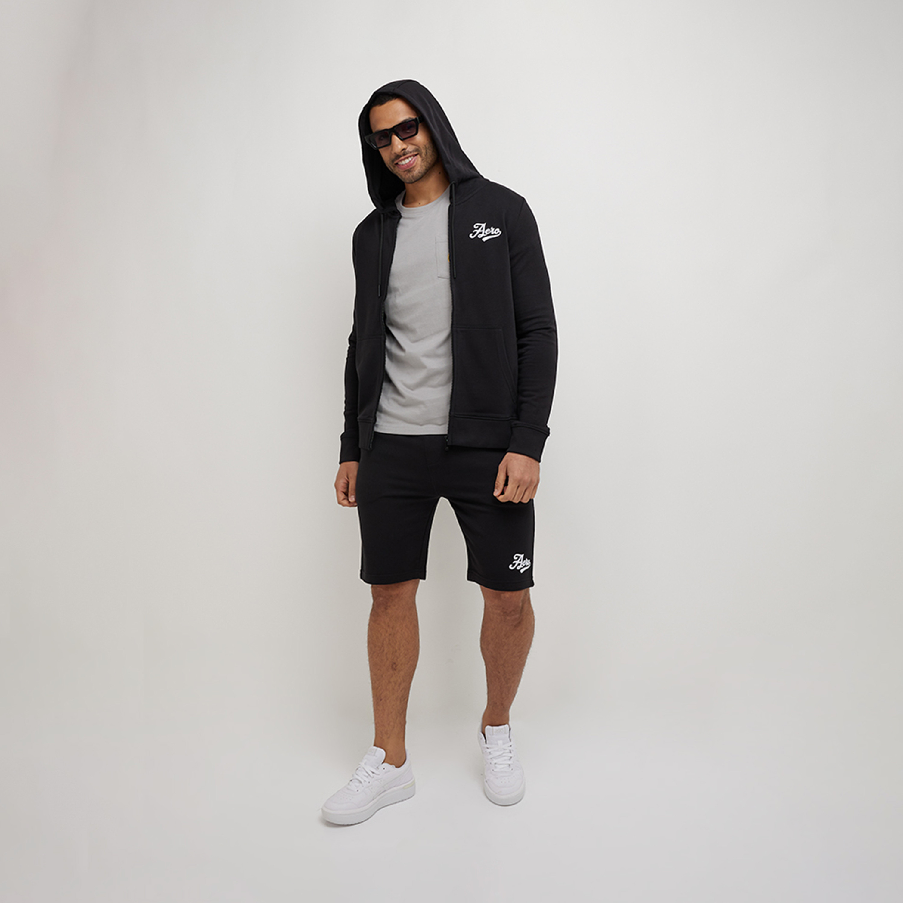 ايروبوستيل- بلوزة بسحاب وأكمام طويلة وشعار مطبوع للرجال مع جيب أمامي-men-winterwear-hoodiesandsweatshirts-image-2