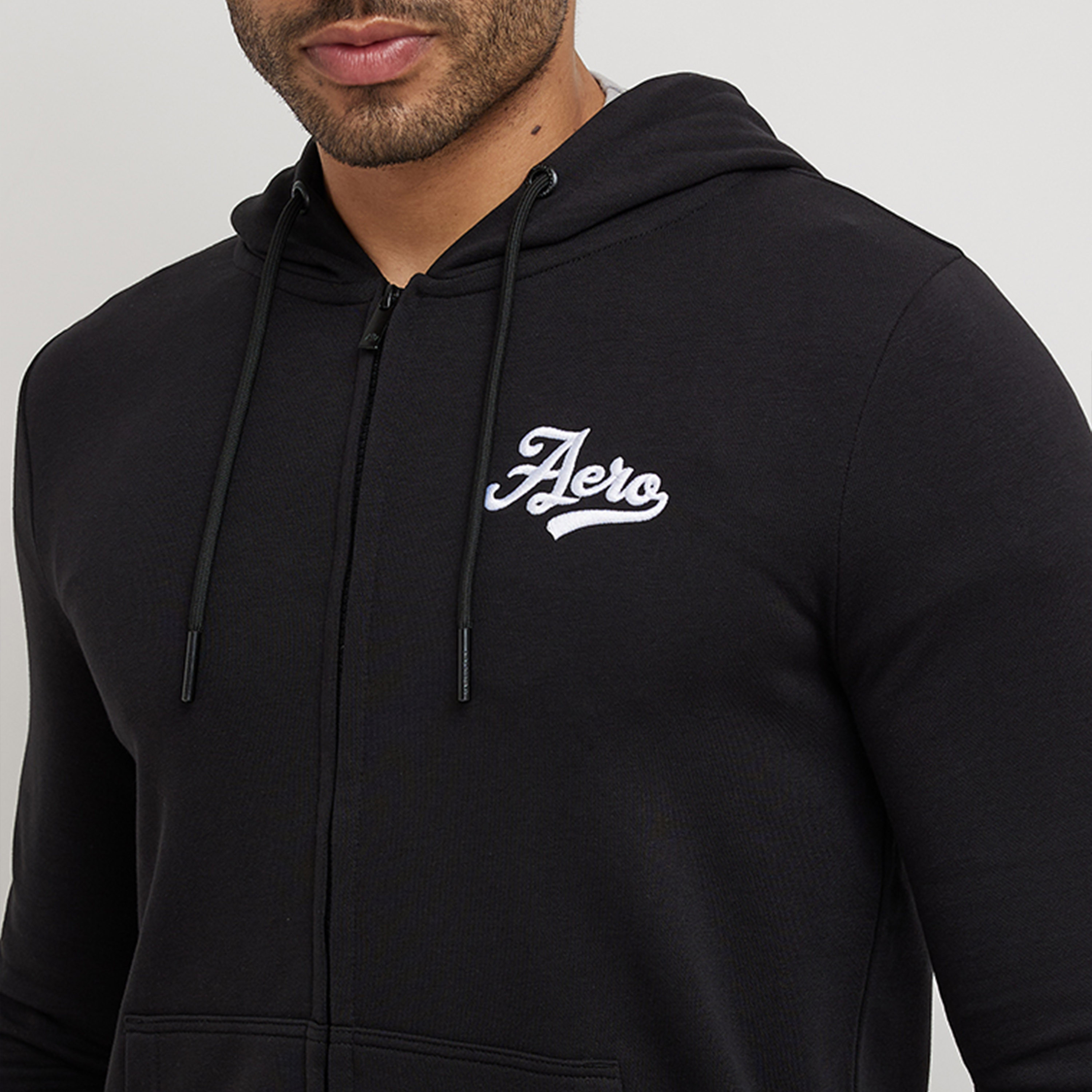 ايروبوستيل- بلوزة بسحاب وأكمام طويلة وشعار مطبوع للرجال مع جيب أمامي-men-winterwear-hoodiesandsweatshirts-image-3