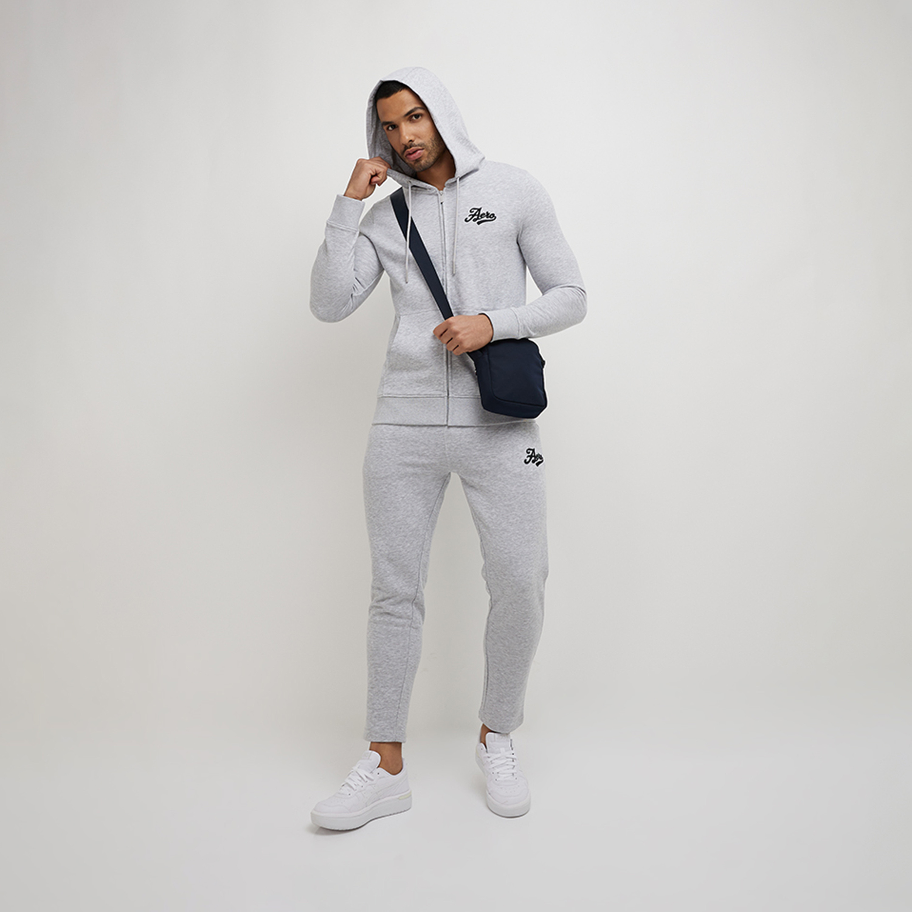 ايروبوستيل- بلوزة بسحاب وأكمام طويلة وشعار مطبوع للرجال مع جيب أمامي-men-clothing-hoodiesandsweatshirts-image-2