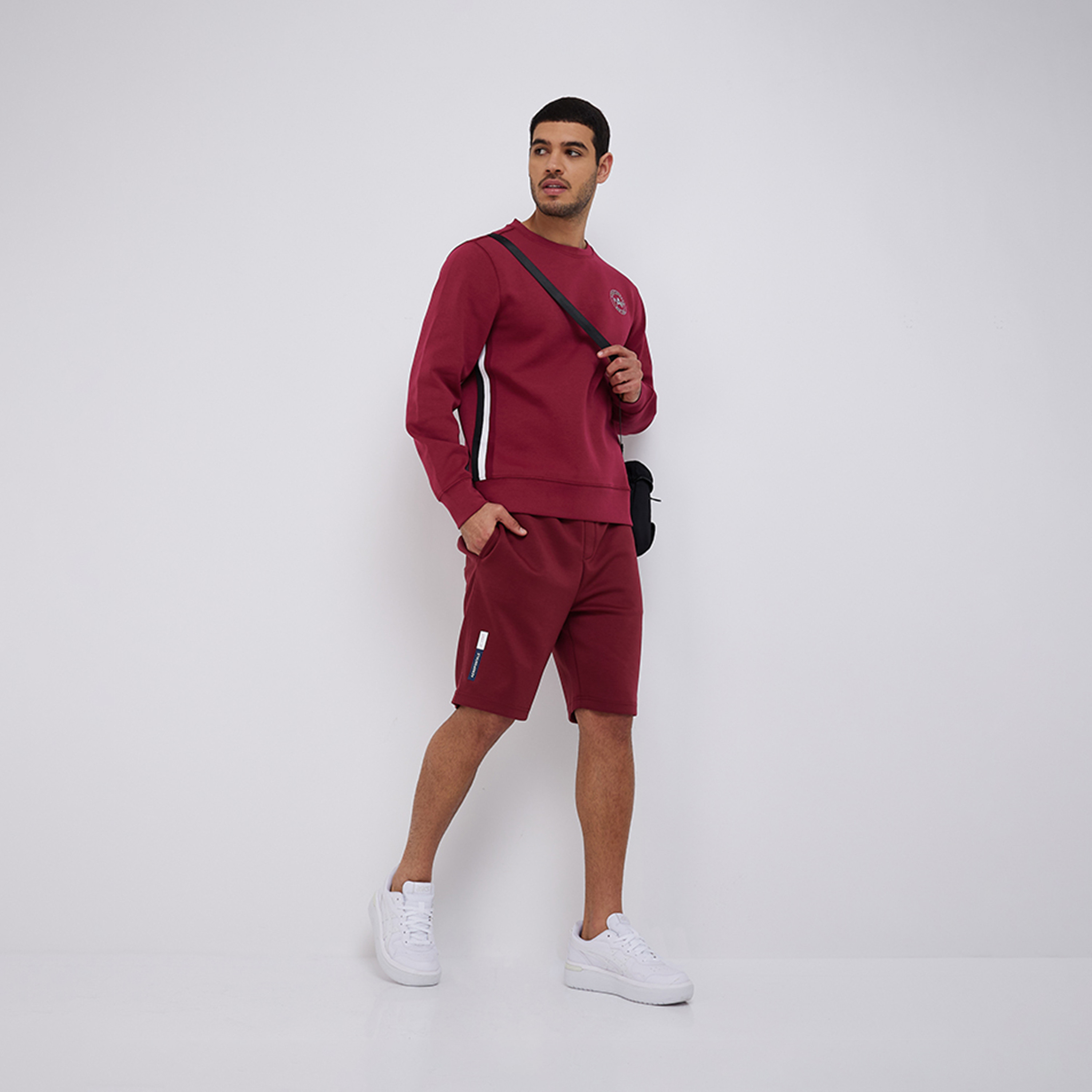 ايروبوستيل- سويت شيرت رجالي مطبوع وأكمام طويلة وياقة دائرية بتصميم شريط جانبي-men-clothing-hoodiesandsweatshirts-image-2