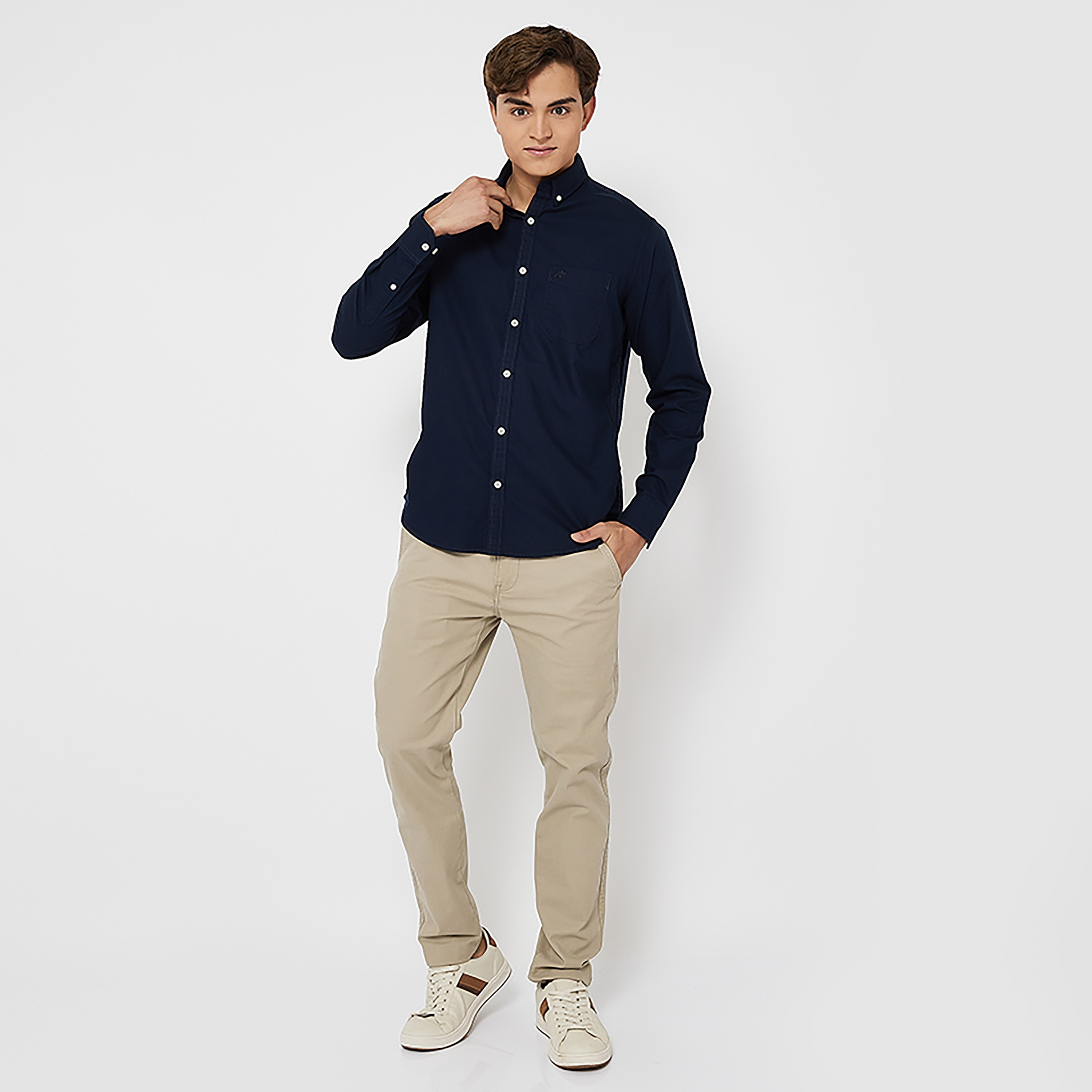 قميص من ايروبوستال عادي بأزرار سفلية وأكمام طويلة-men-clothing-shirts-image-2