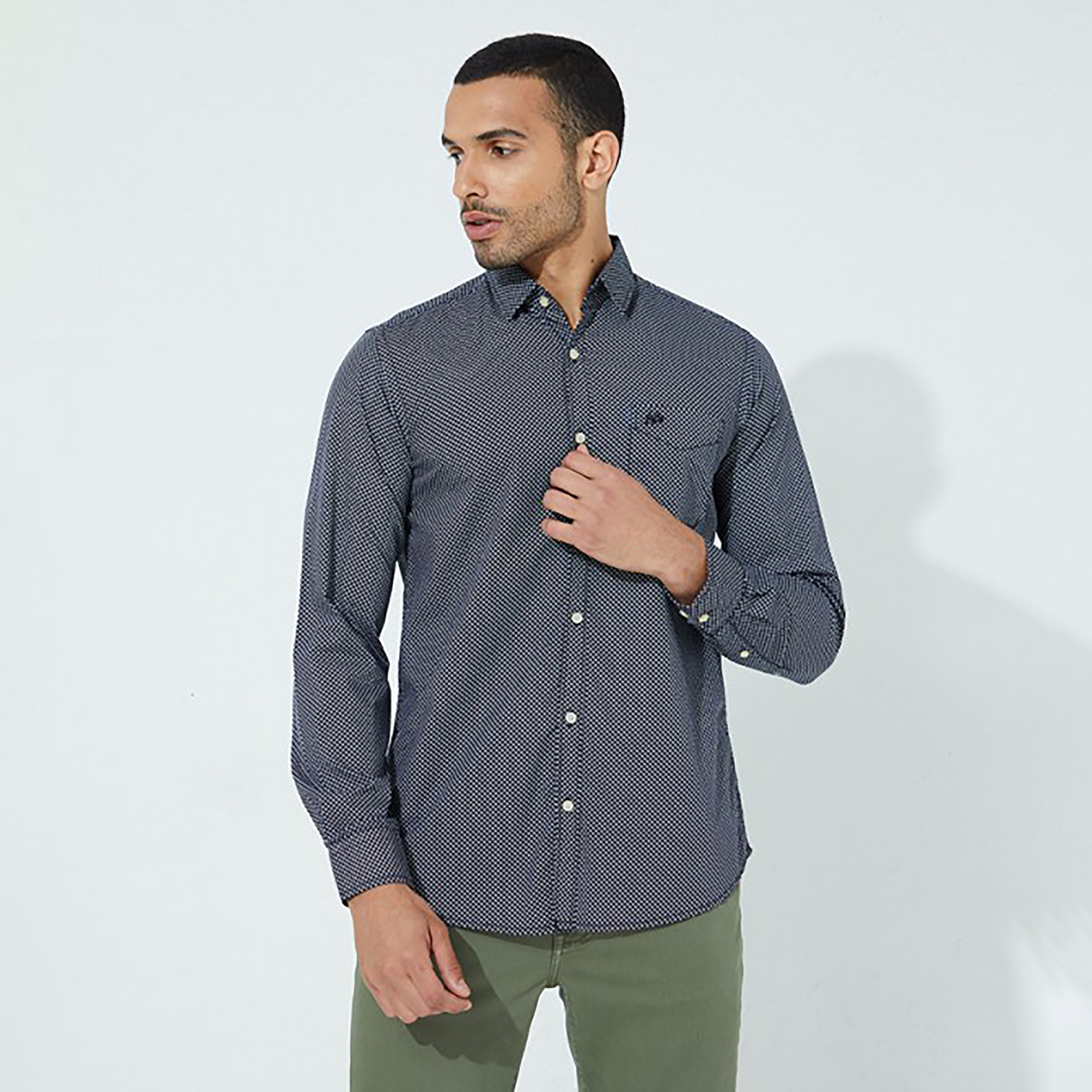 قميص بأكمام طويلة بياقة ذات مربعات من ايروبوستال-men-clothing-shirts-image-1
