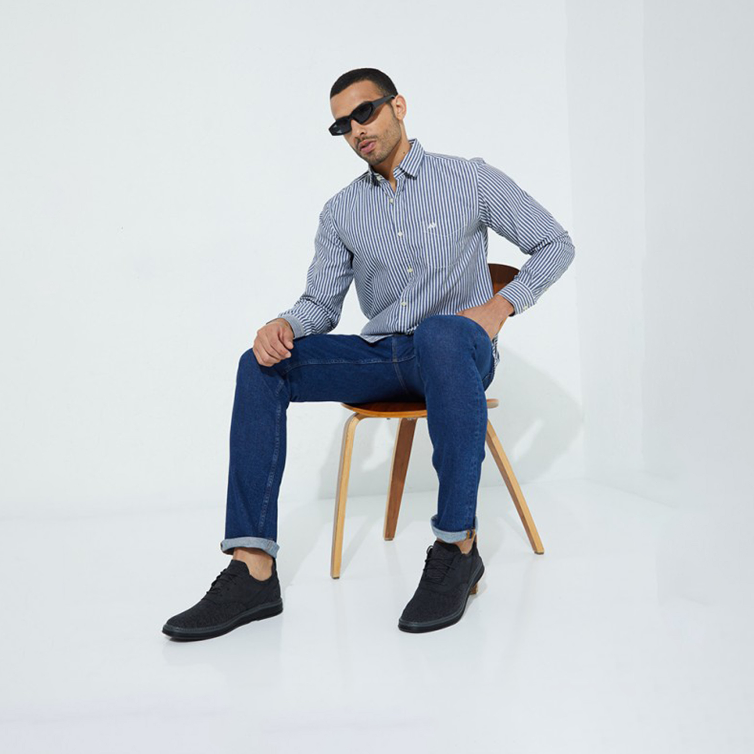 Aeropostale Men's Slim Fit Mid-Rise Denim with Dark Wash-men-clothing-bottoms-jeans-image-4