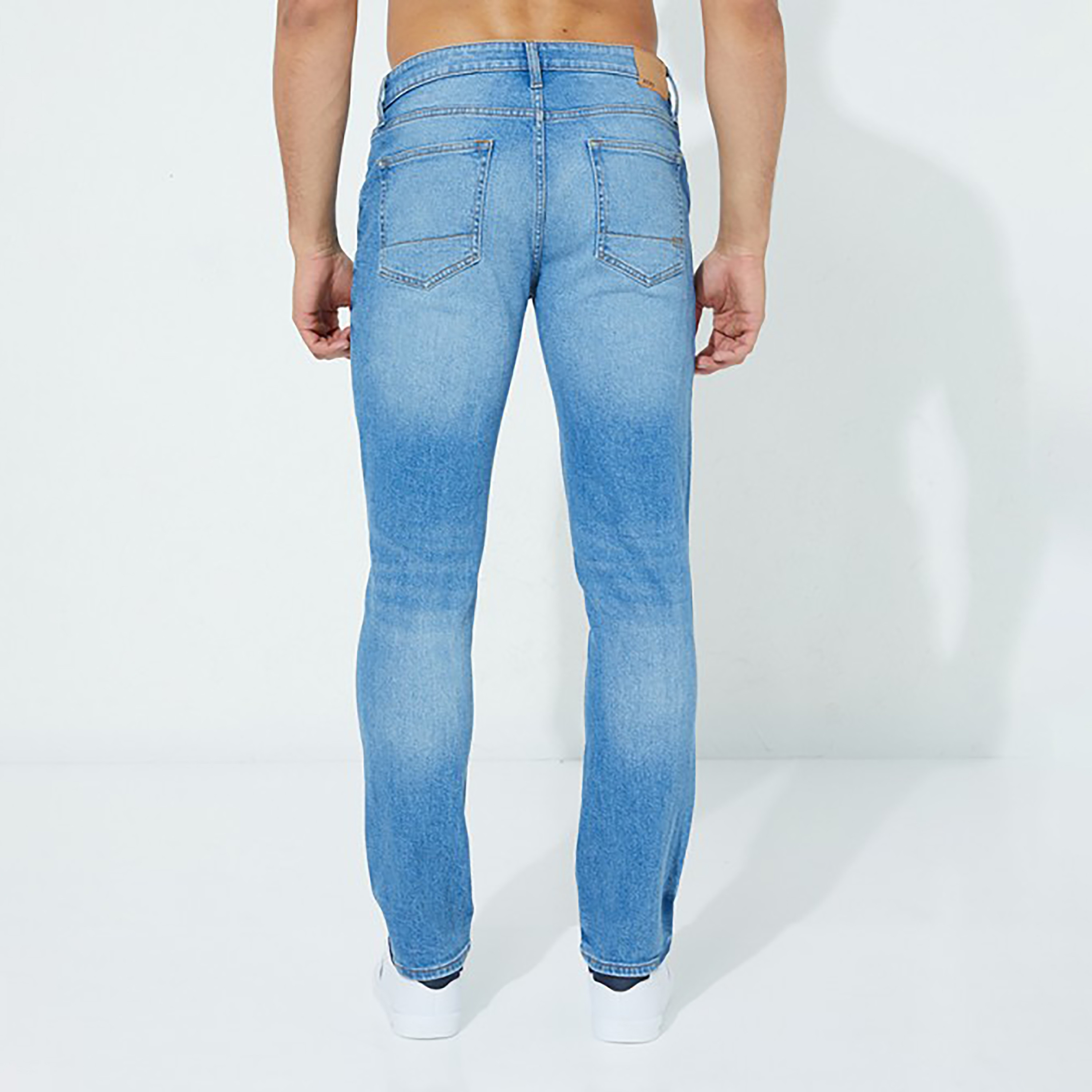 بنطال جينز من ايروبوستال ذو قصة عادية وجيب متوسط الارتفاع-men-clothing-bottoms-jeans-image-4