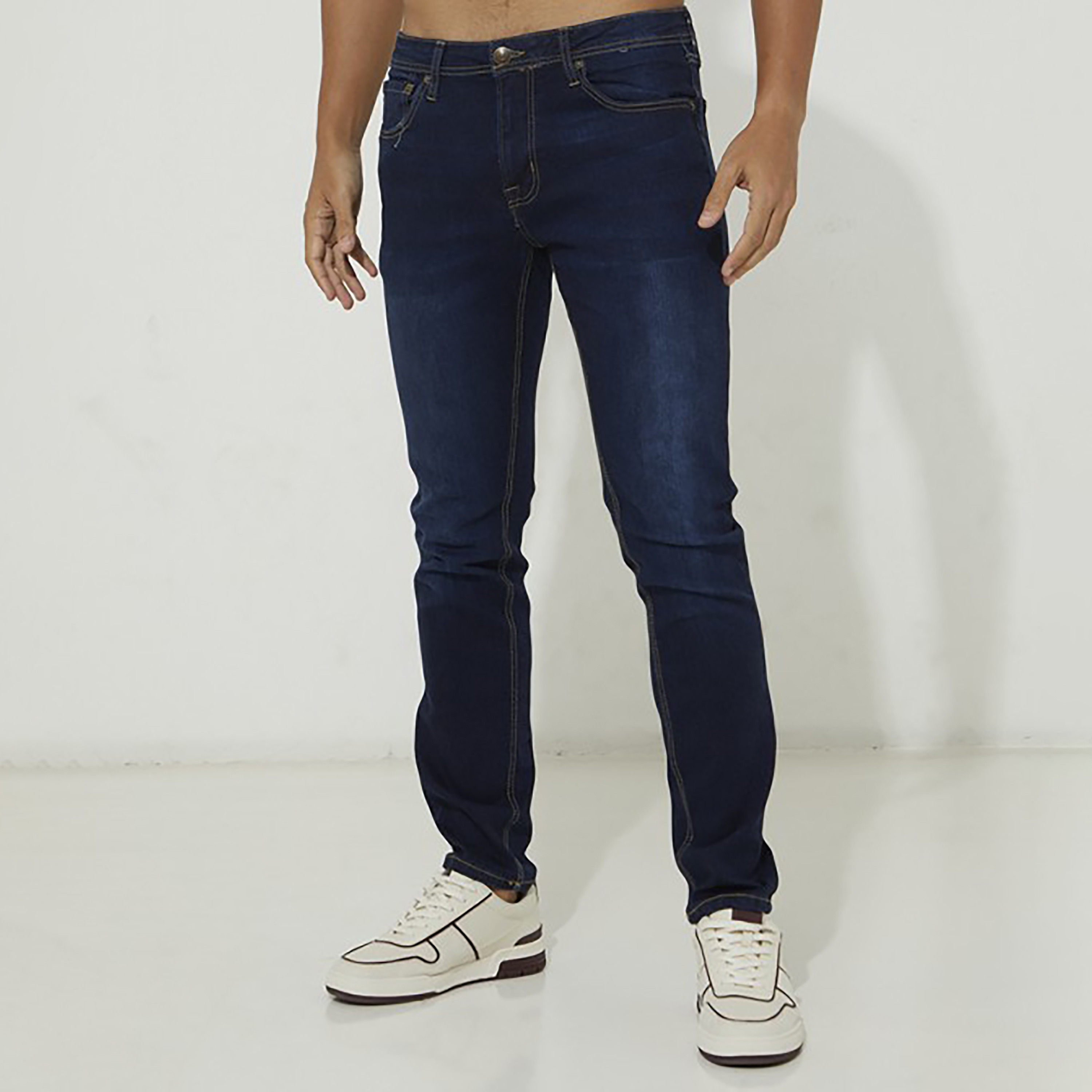 بنطال جينز من ايروبوستال ذو قصة عادية وجيب متوسط الارتفاع-men-clothing-bottoms-jeans-image-1