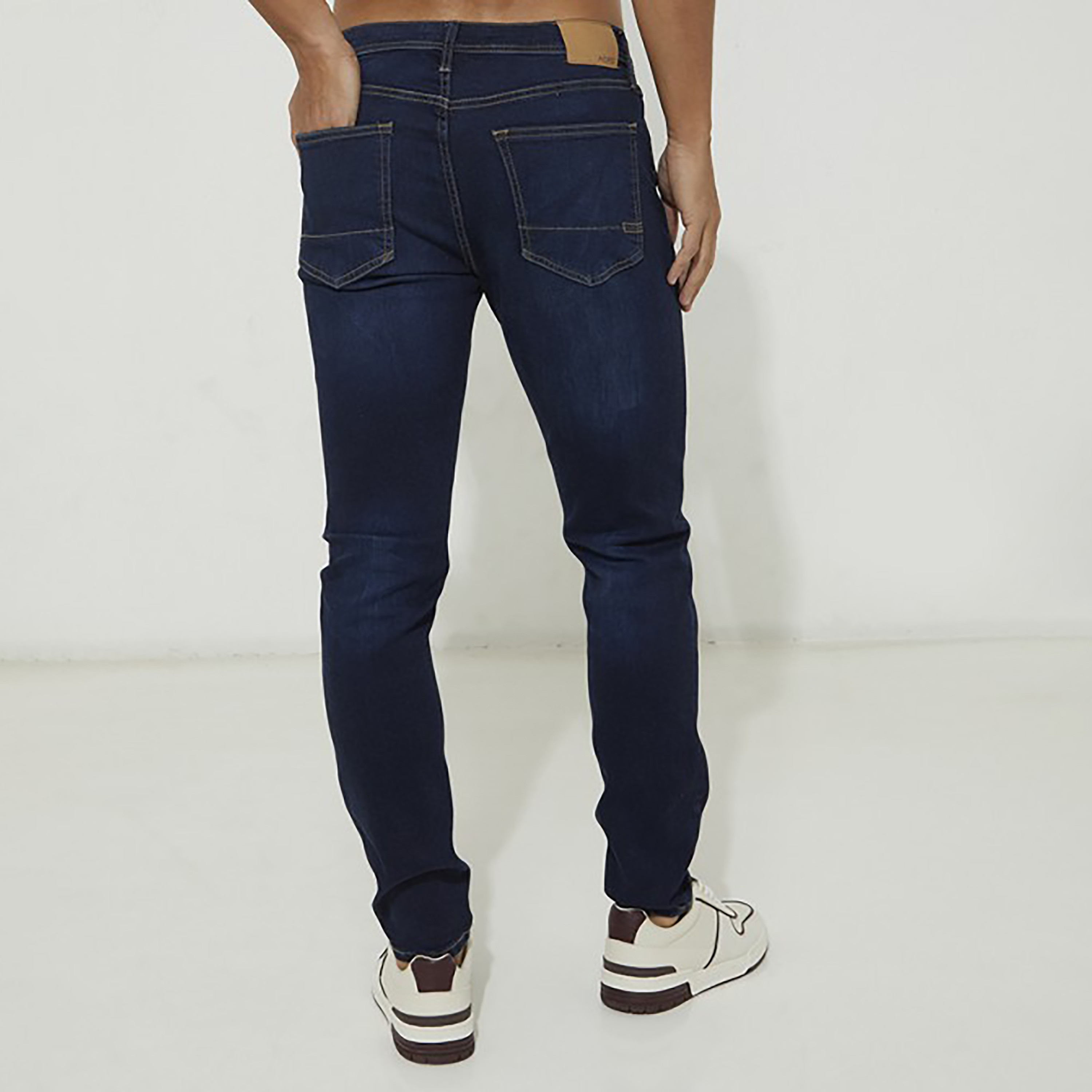 بنطال جينز من ايروبوستال ذو قصة عادية وجيب متوسط الارتفاع-men-clothing-bottoms-jeans-image-2