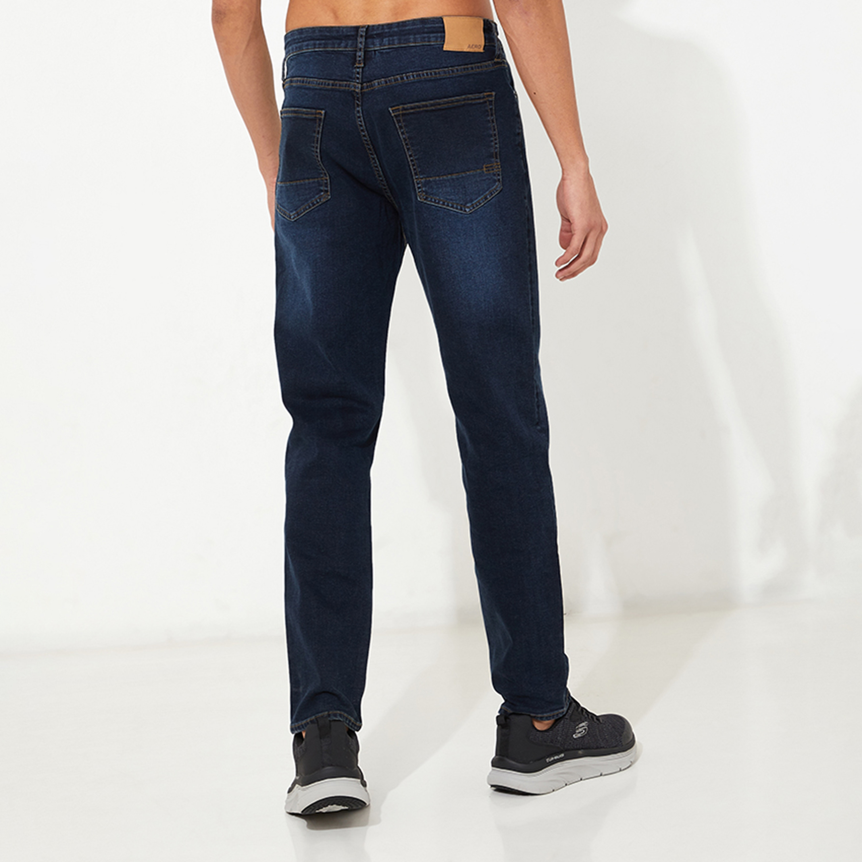 بنطال جينز من ايروبوستال ذو قصة عادية وجيب متوسط الارتفاع-men-clothing-bottoms-jeans-image-12
