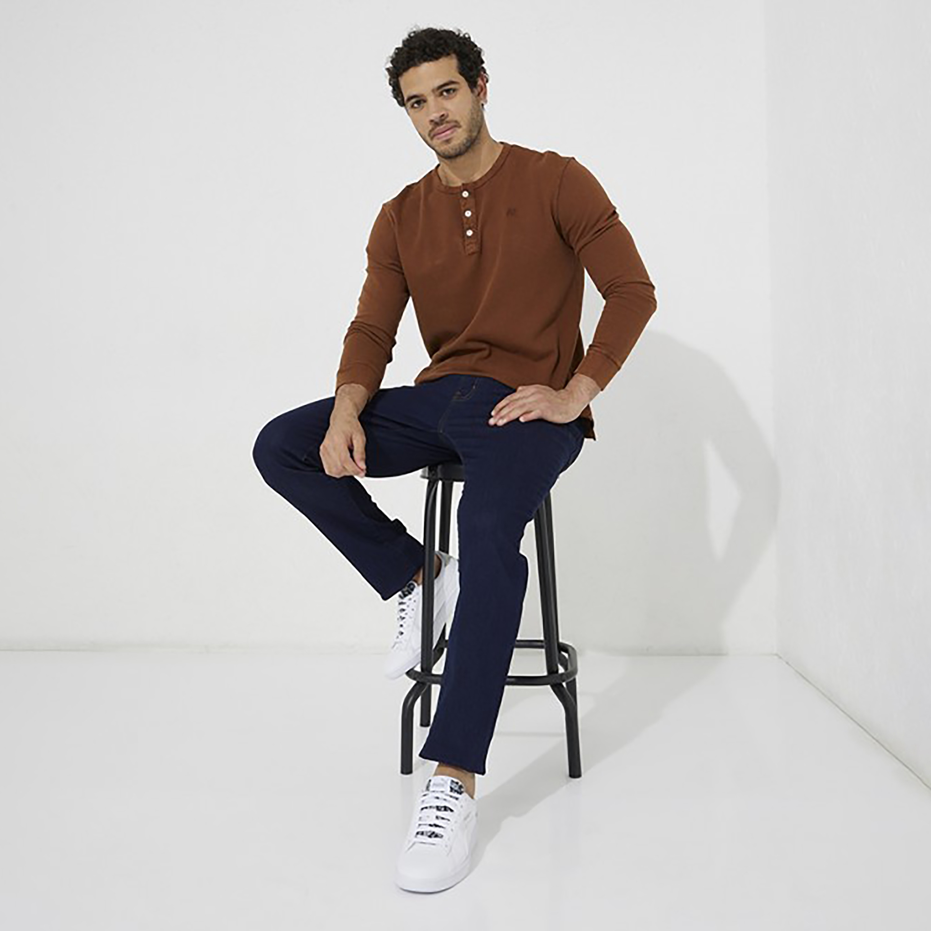 Aeropostale Regular Fit Mid-Rise Pocket Detail Jeans-men-clothing-bottoms-jeans-image-4