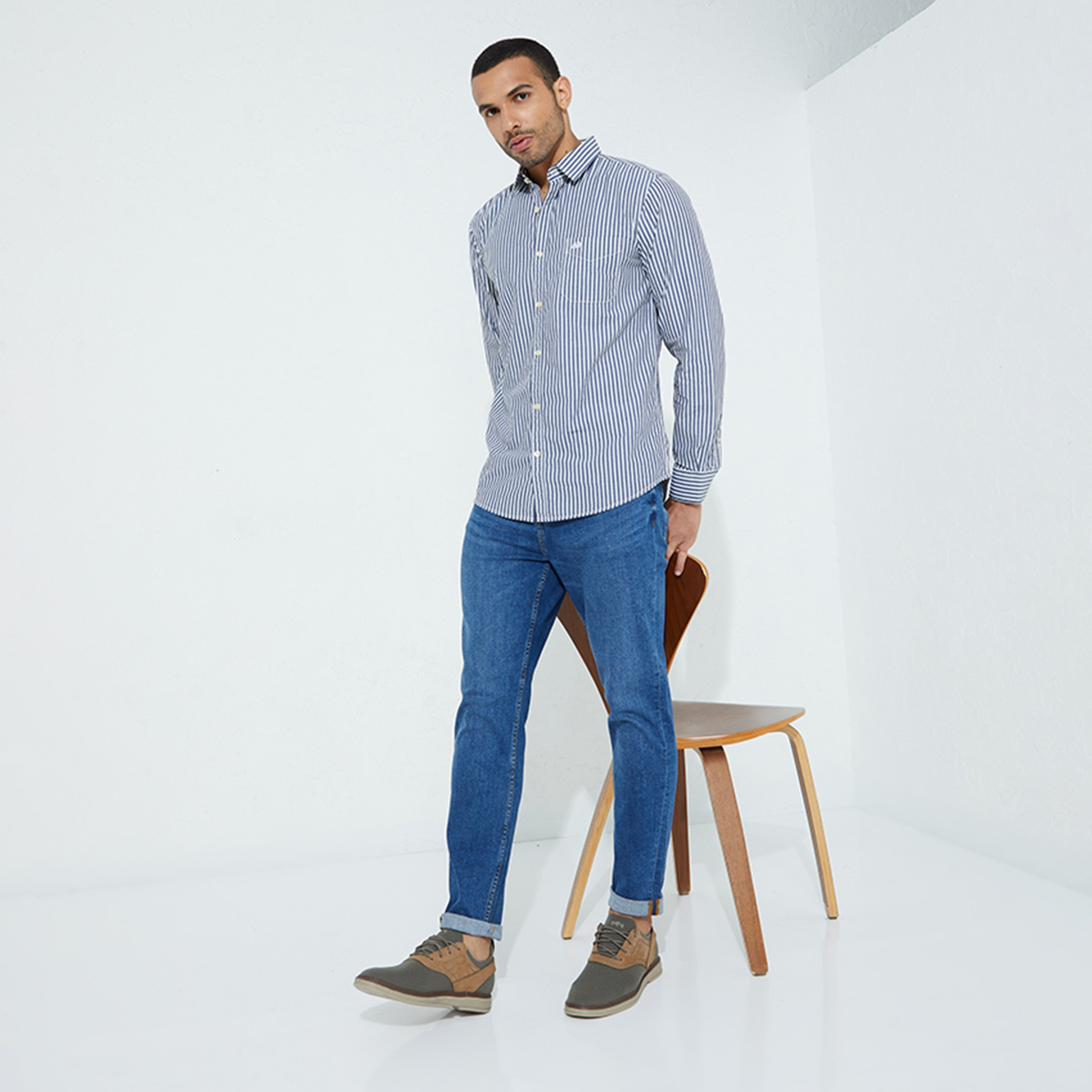 بنطلون جينز رجالي سادة بخصر متوسط وسحاب وأزرار من أيروبوستال-men-clothing-bottoms-jeans-image-2