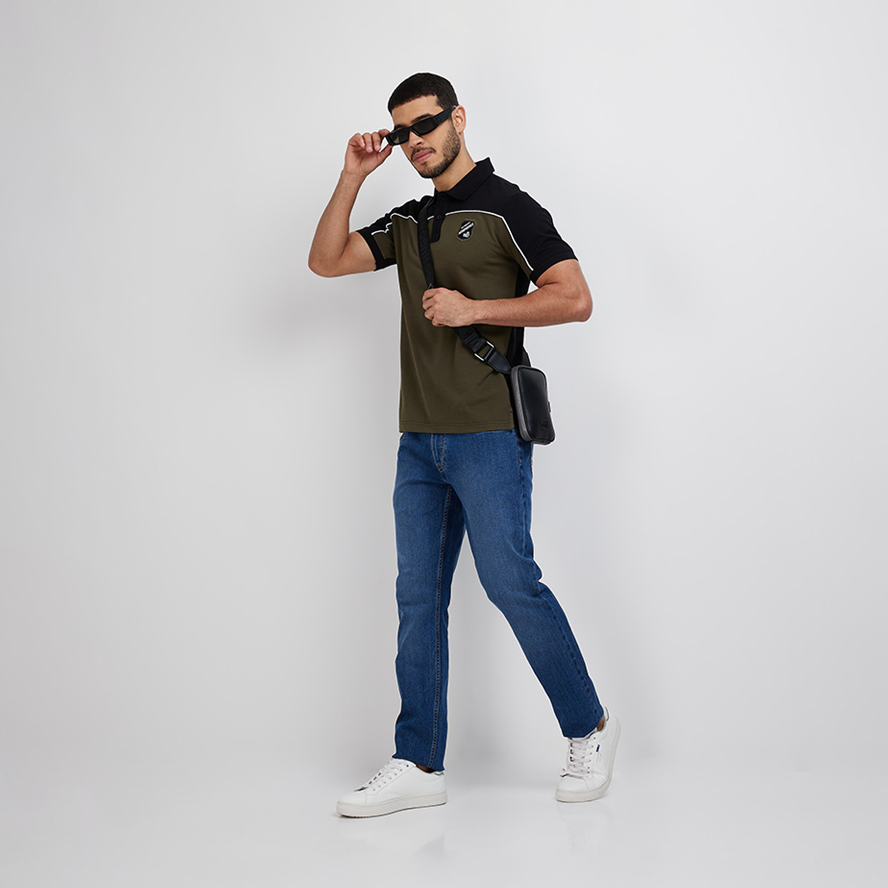 Aeropostale Men's Regular Fit Mid-Rise Mid Wash Jeans-men-clothing-bottoms-jeans-image-2