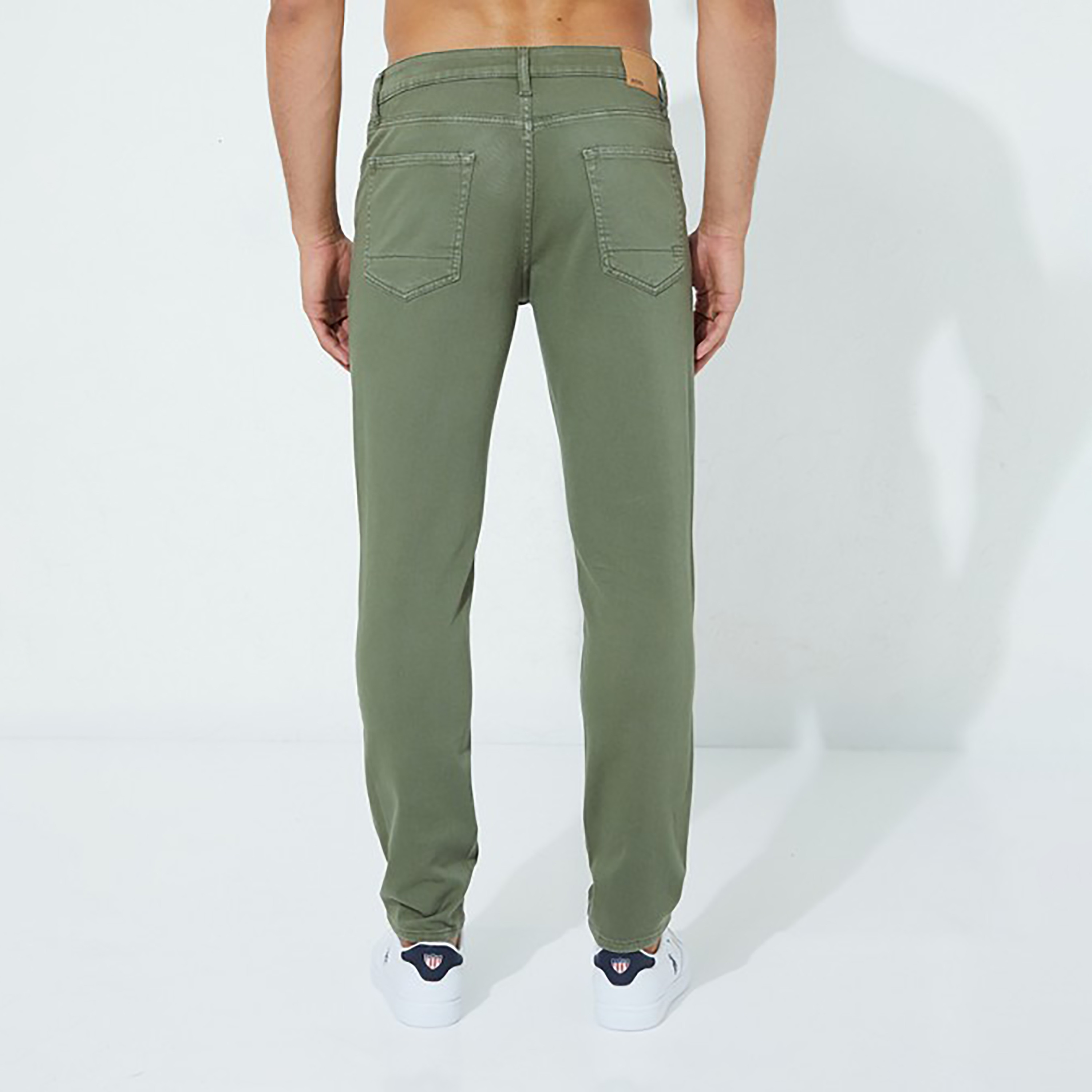 بنطال جينز من ايروبوستال ذو قصة عادية وجيب متوسط الارتفاع-men-clothing-bottoms-jeans-image-2