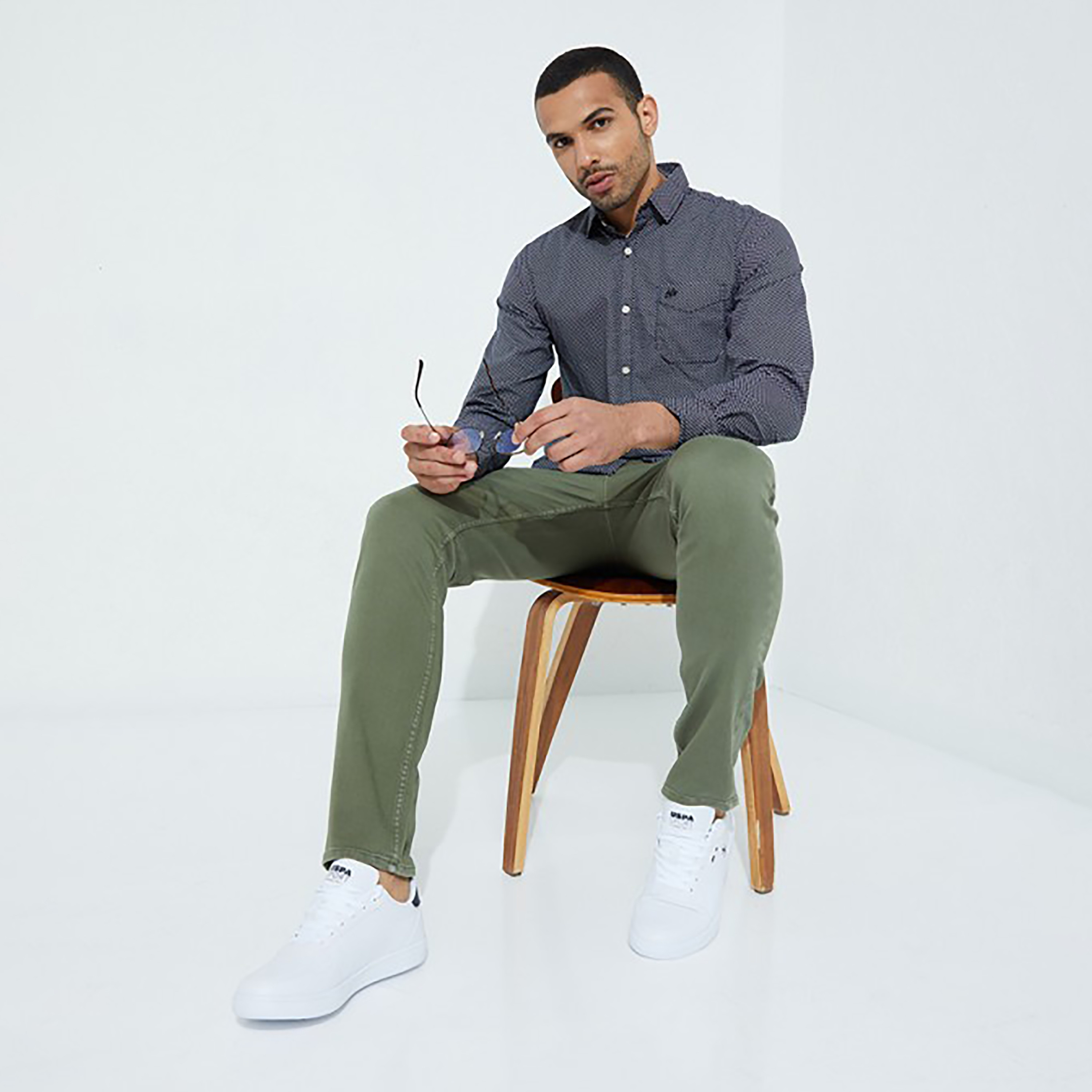 بنطال جينز من ايروبوستال ذو قصة عادية وجيب متوسط الارتفاع-men-clothing-bottoms-jeans-image-4