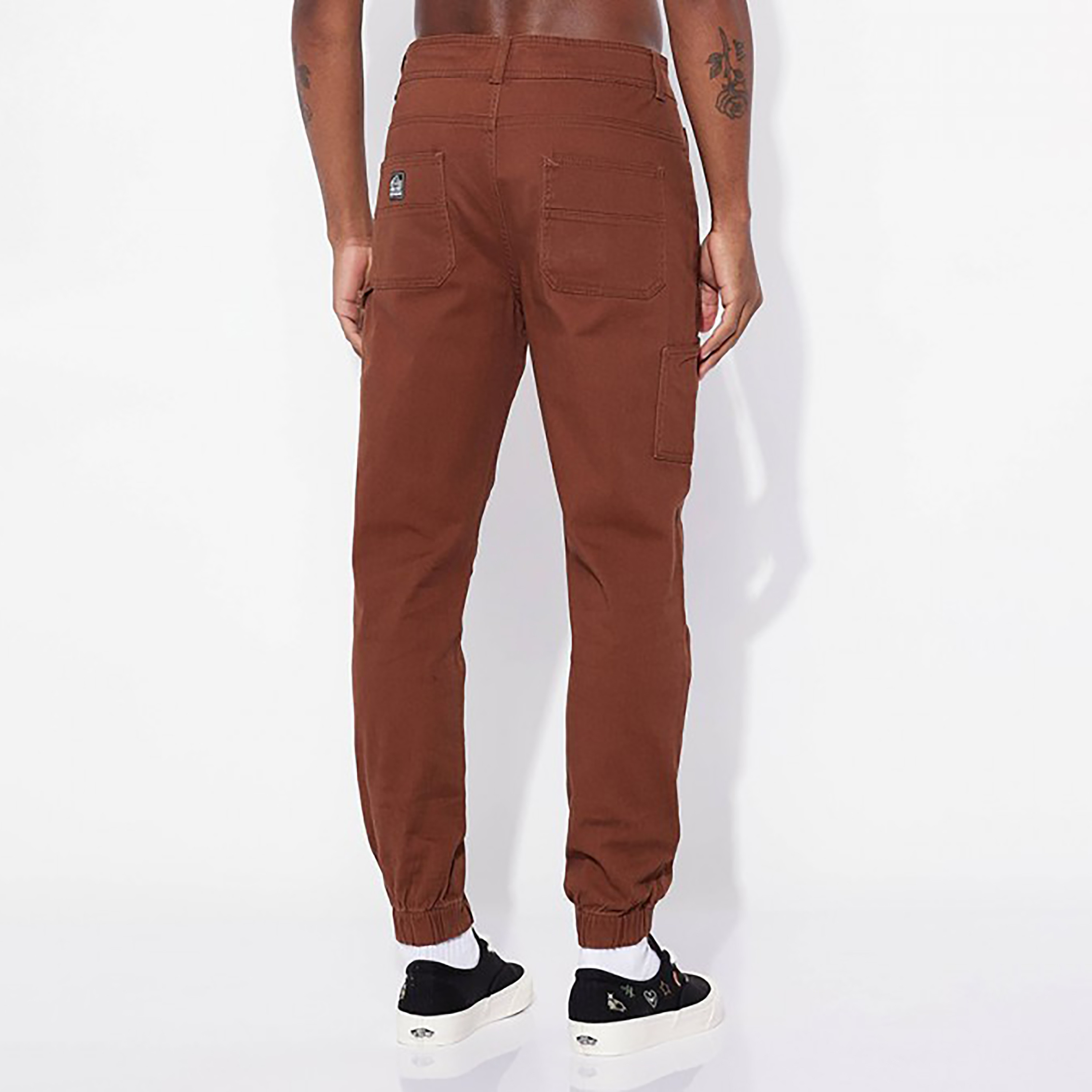 جوغرز عادي متوسط الارتفاع مع زر للإغلاق من ايروبوستال-men-clothing-bottoms-joggers-image-12