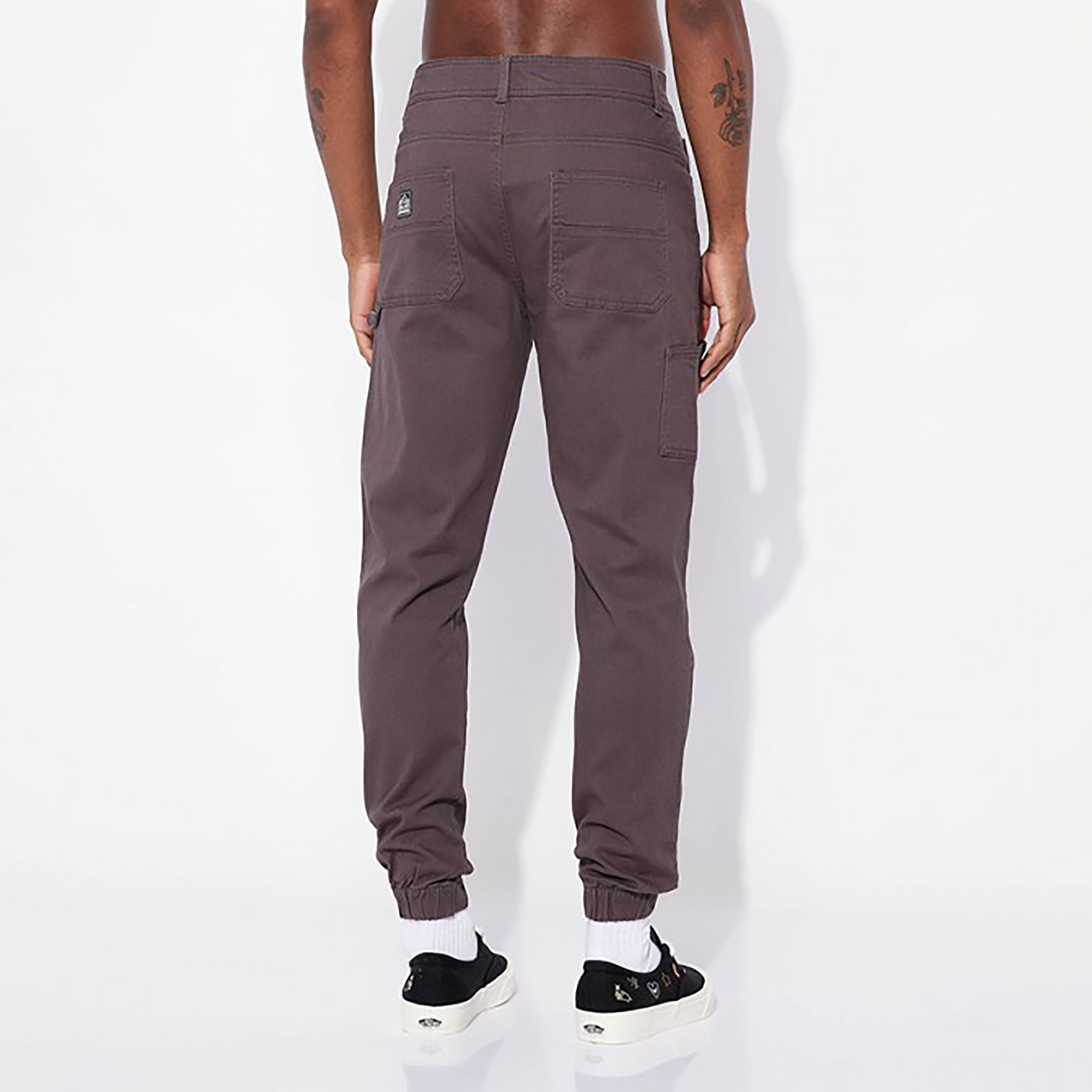 جوغرز عادي متوسط الارتفاع مع زر للإغلاق من ايروبوستال-men-clothing-bottoms-joggers-image-8
