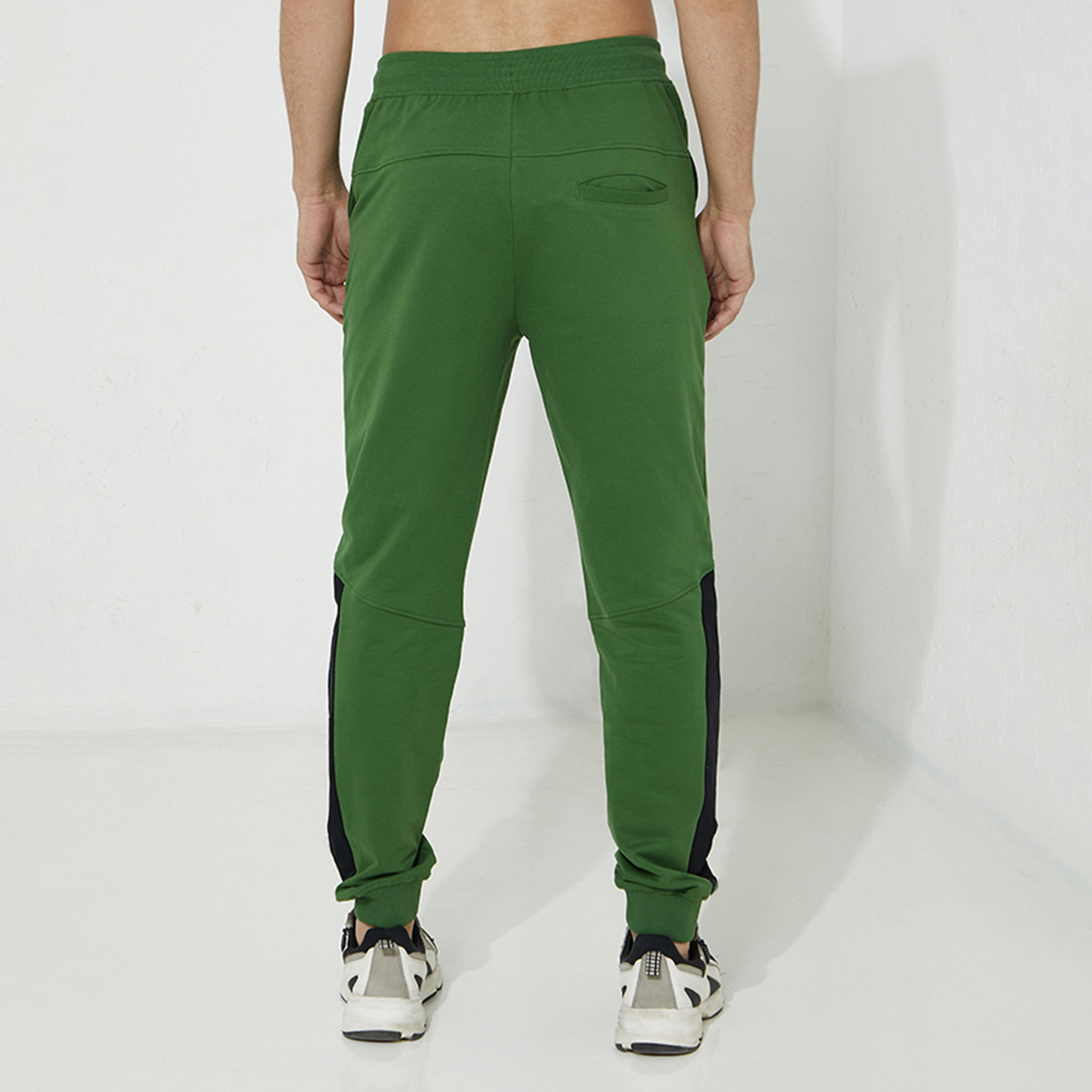 بنطال ركض رجالي بخصر متوسط ورباط مقطوع ومخيط من أيروبوستال-men-clothing-bottoms-joggers-image-4