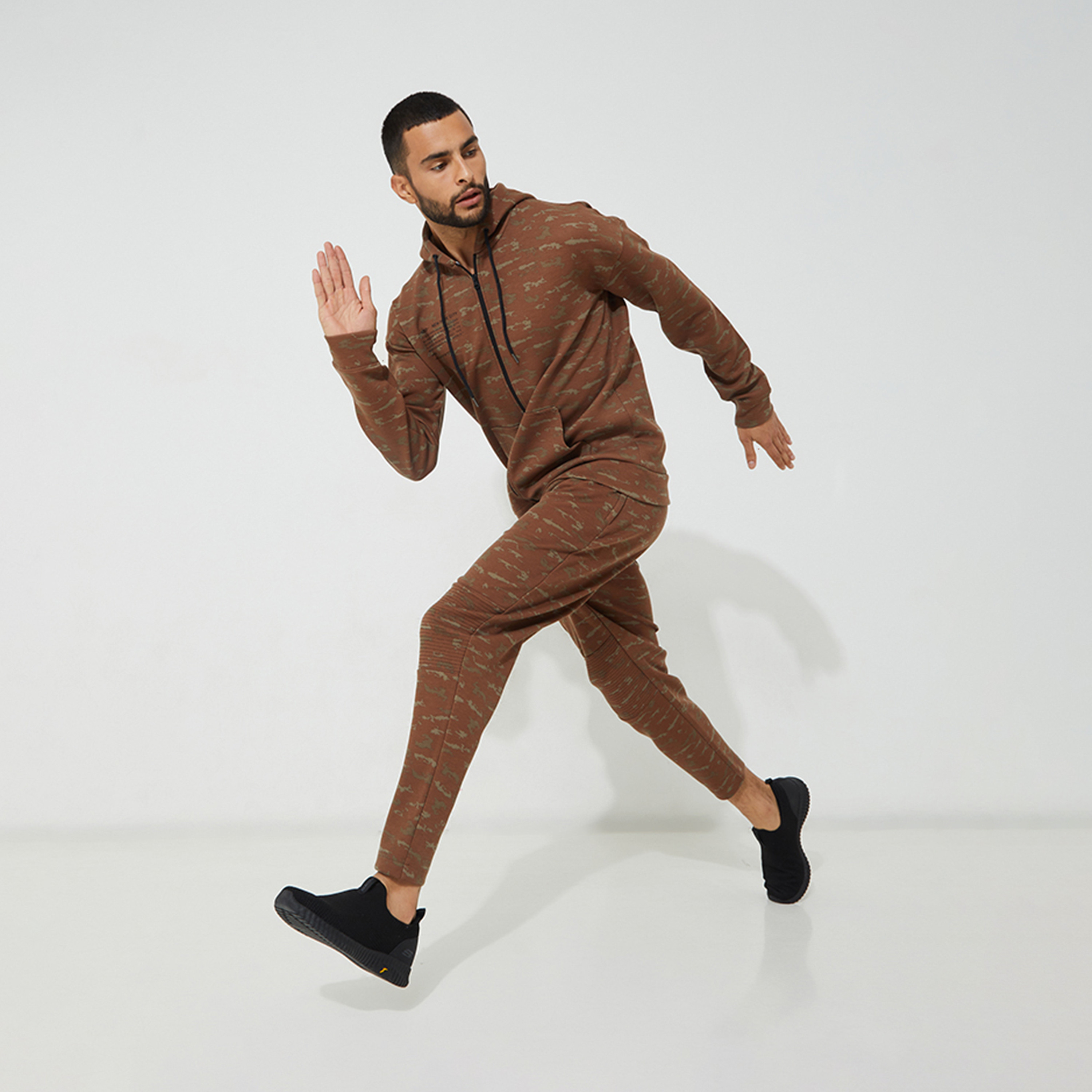 ايروبوستيل- بنطلون رياضي رجالي مطبوع بخصر مرن ورباط-men-clothing-bottoms-joggers-image-2
