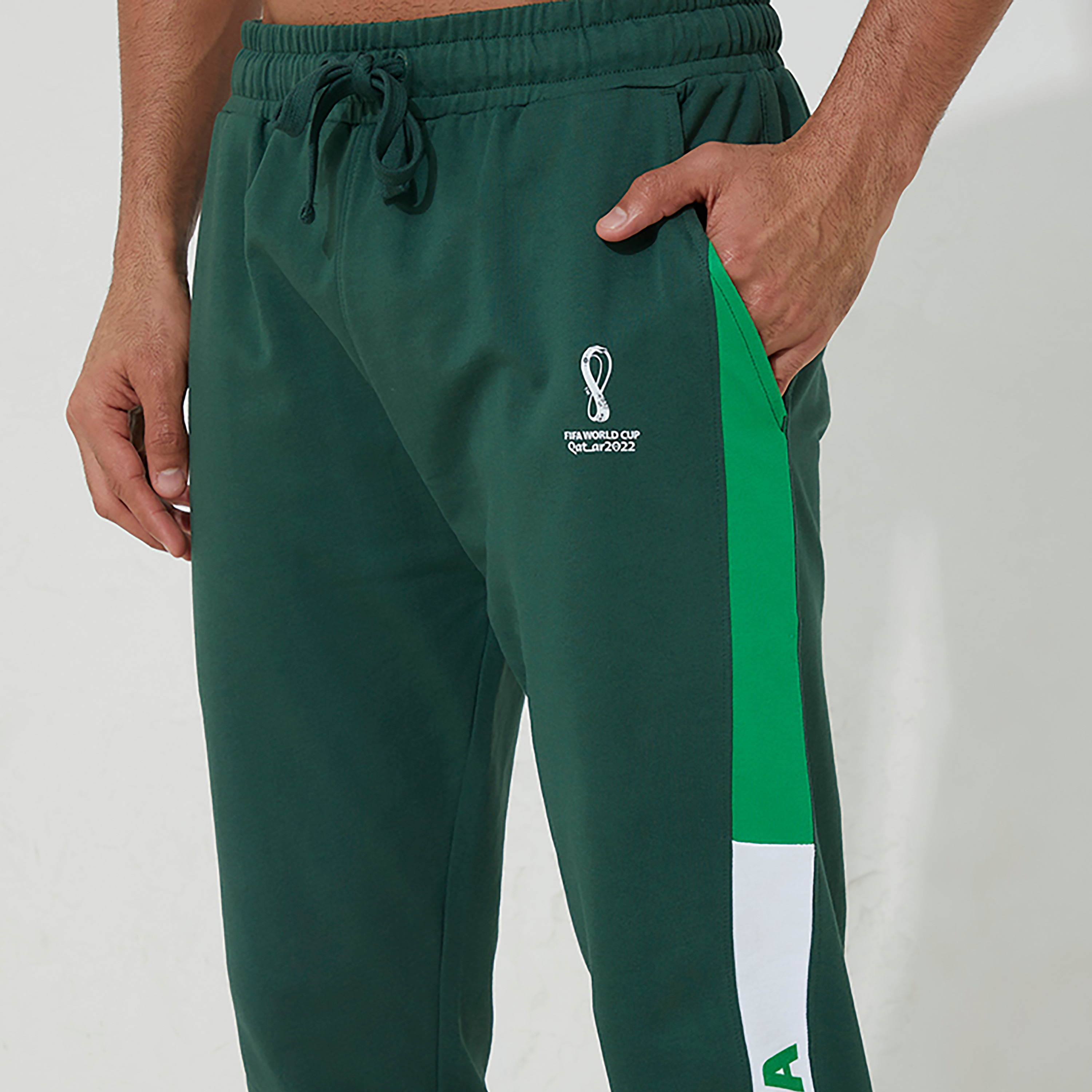 Aeropostale Men Green Printed Drawstring Joggers with Slant Pockets-sports-men-clothing-bottoms-image-3