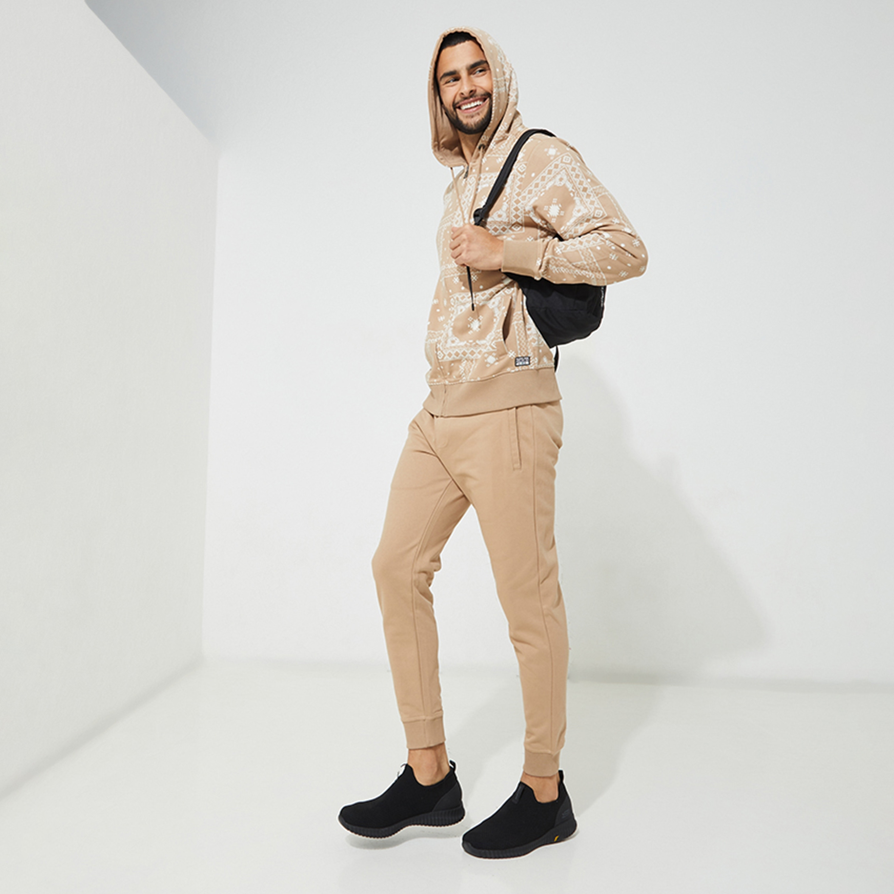 بنطال ركض رجالي سادة بخصر متوسط ورباط من أيروبوستال-men-clothing-bottoms-joggers-image-2