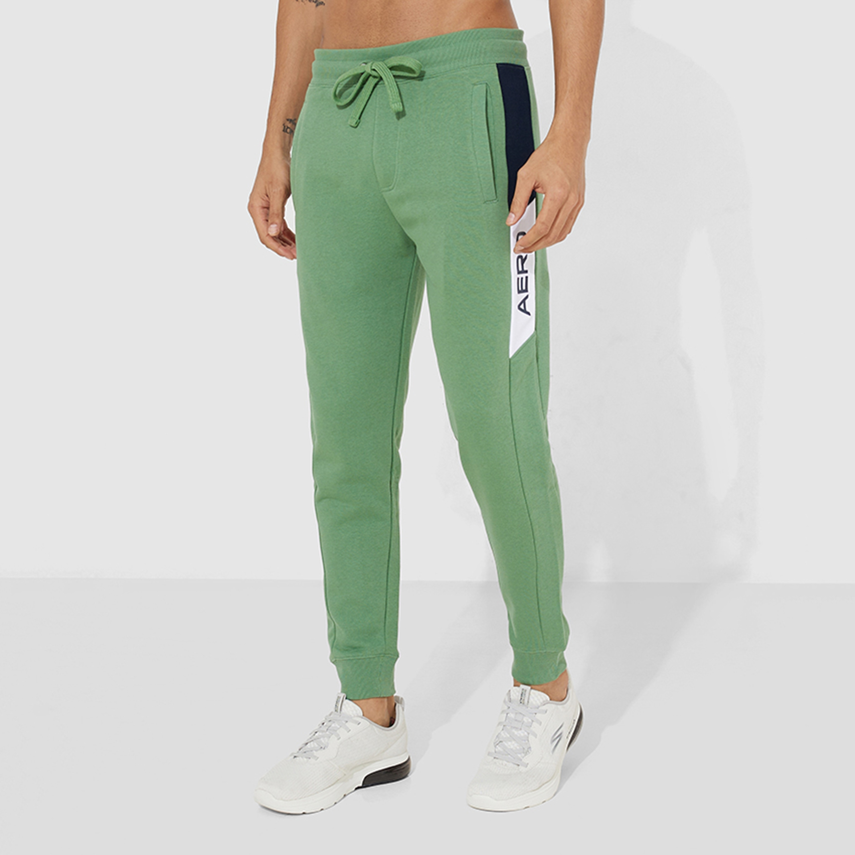 بنطال ركض رجالي بخصر متوسط ورباط مقطوع ومخيط من أيروبوستال-men-clothing-bottoms-joggers-image-1